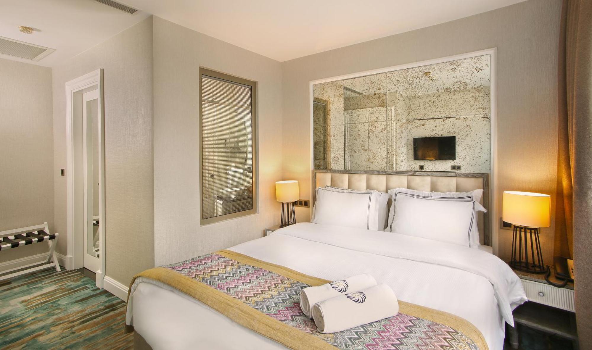 Standard Double or Twin Room,689695053:JPEG