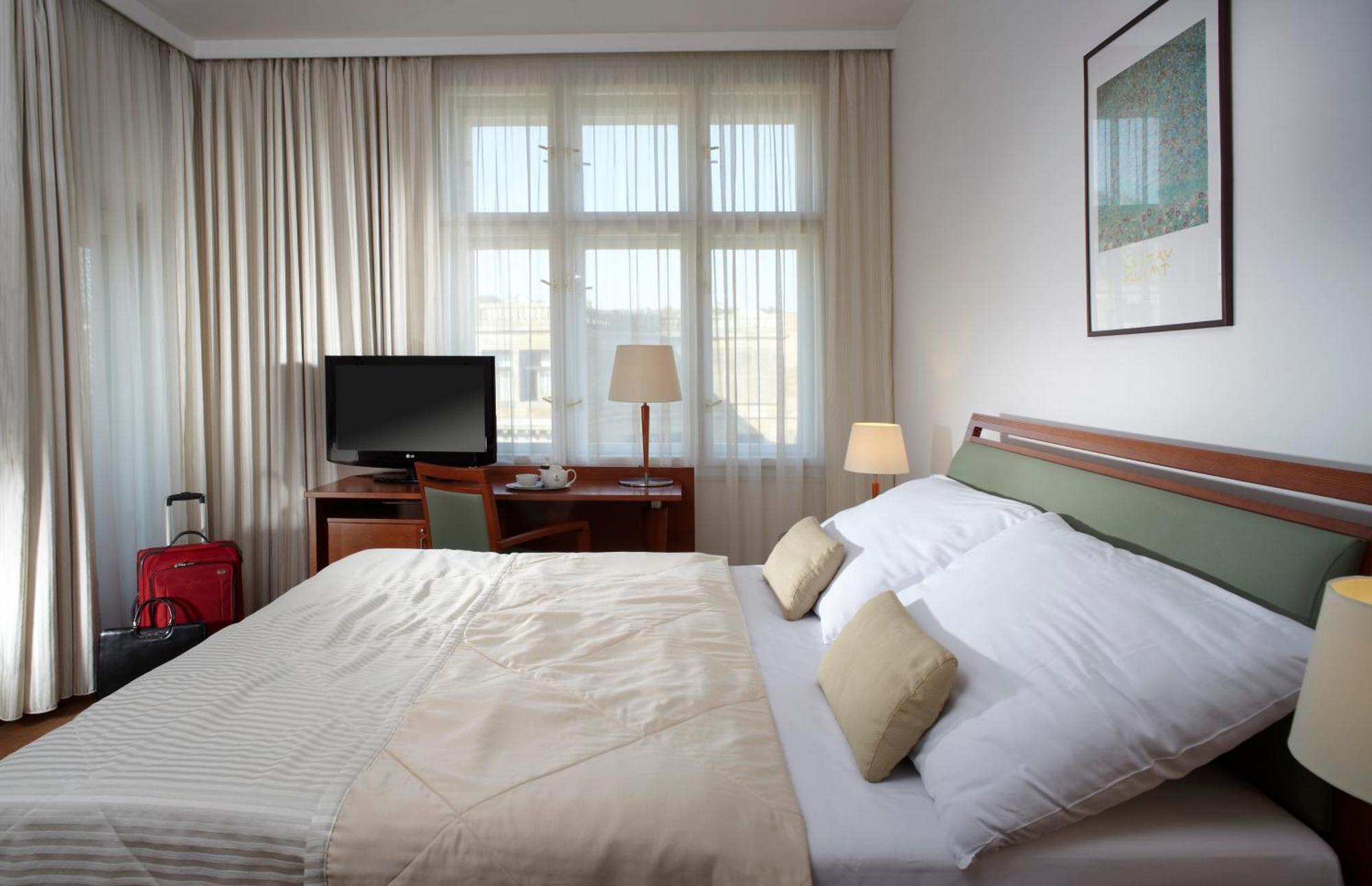 Standard Single Room,1433587987:JPEG