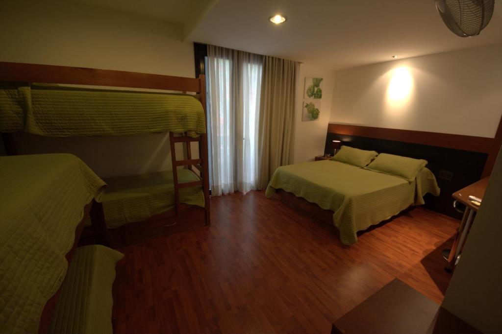 Family Room (6 Adults)
