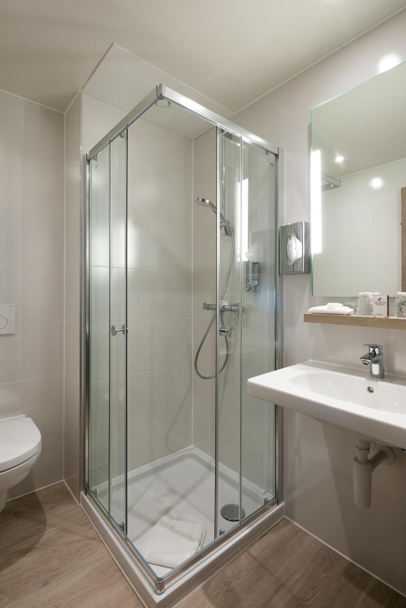 Comfort Double Room Shower