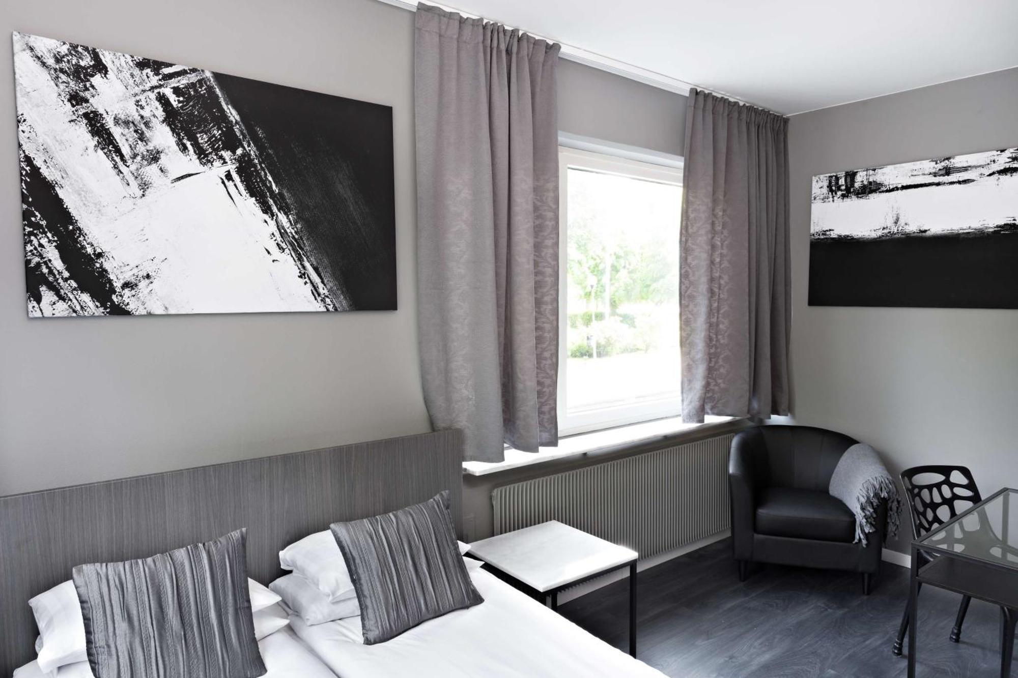 Standard Double Room,1433944093:JPEG