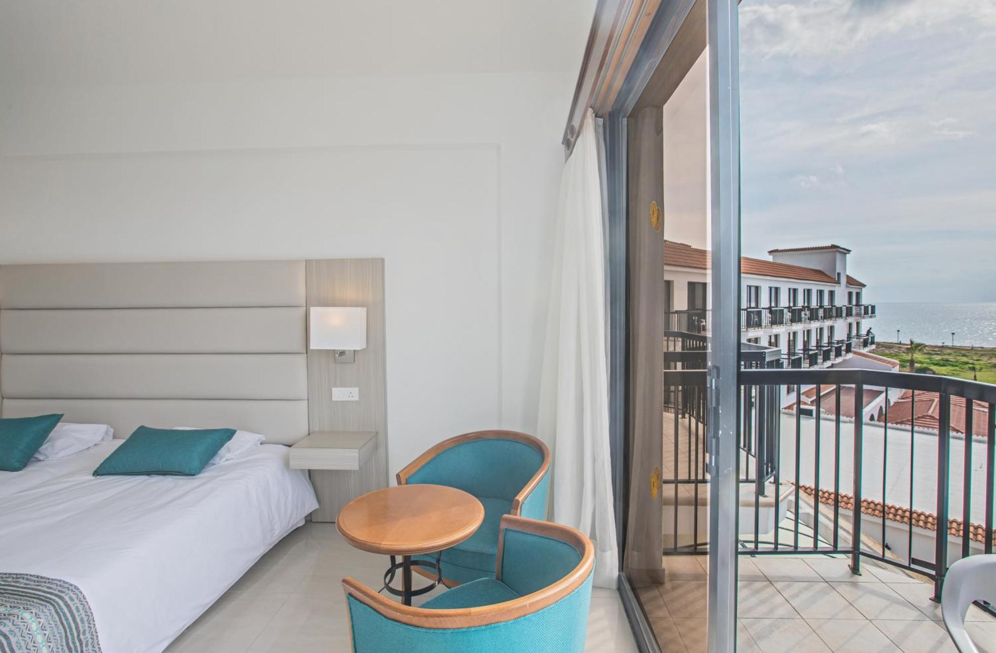 Standard Double or Twin Room Side Sea View