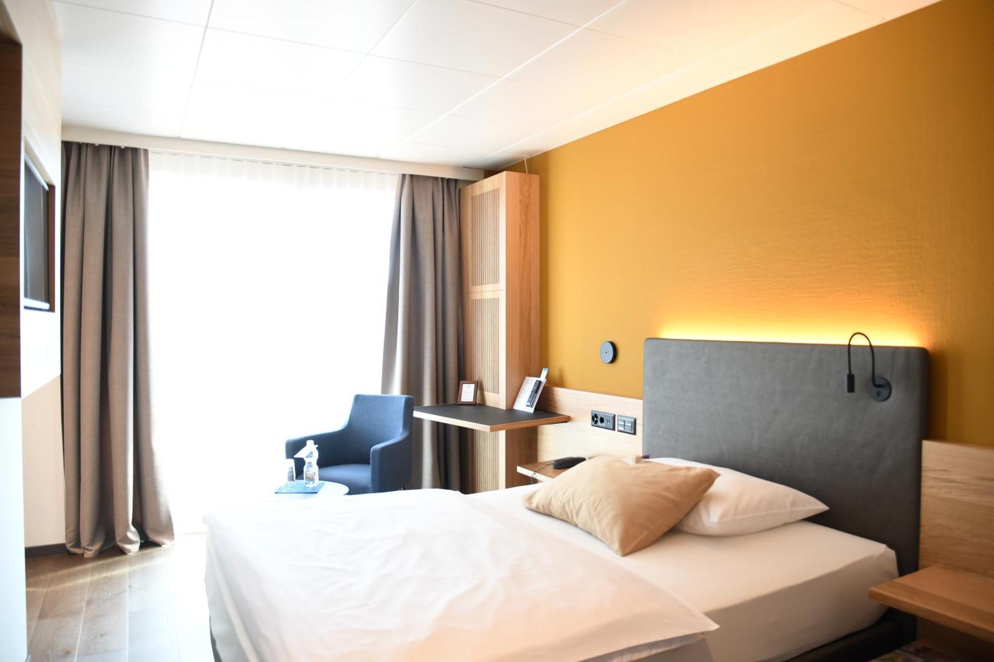 Classic Single Room with Balcony,1210236694:JPEG