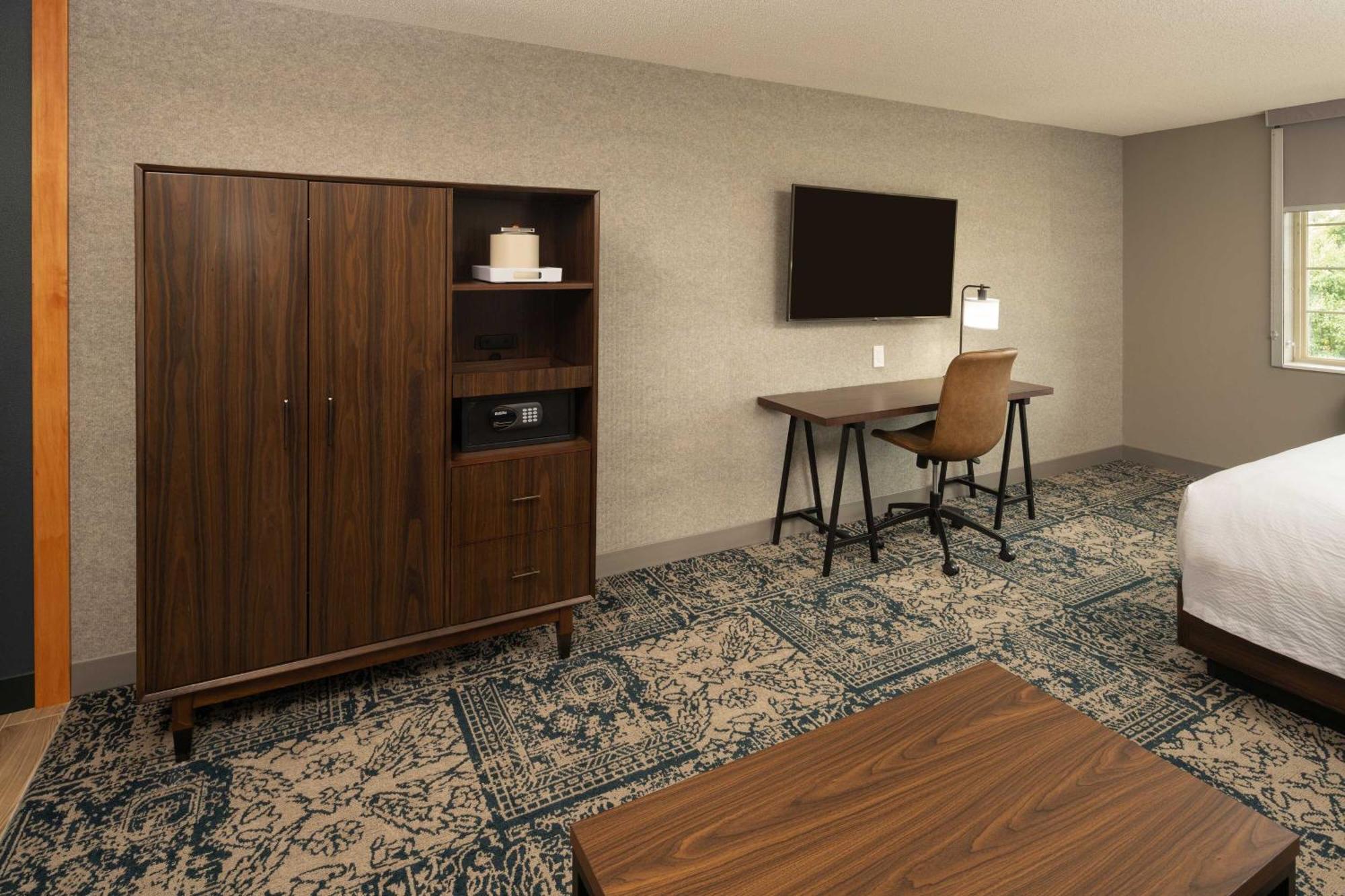 Guest Room, 1 King