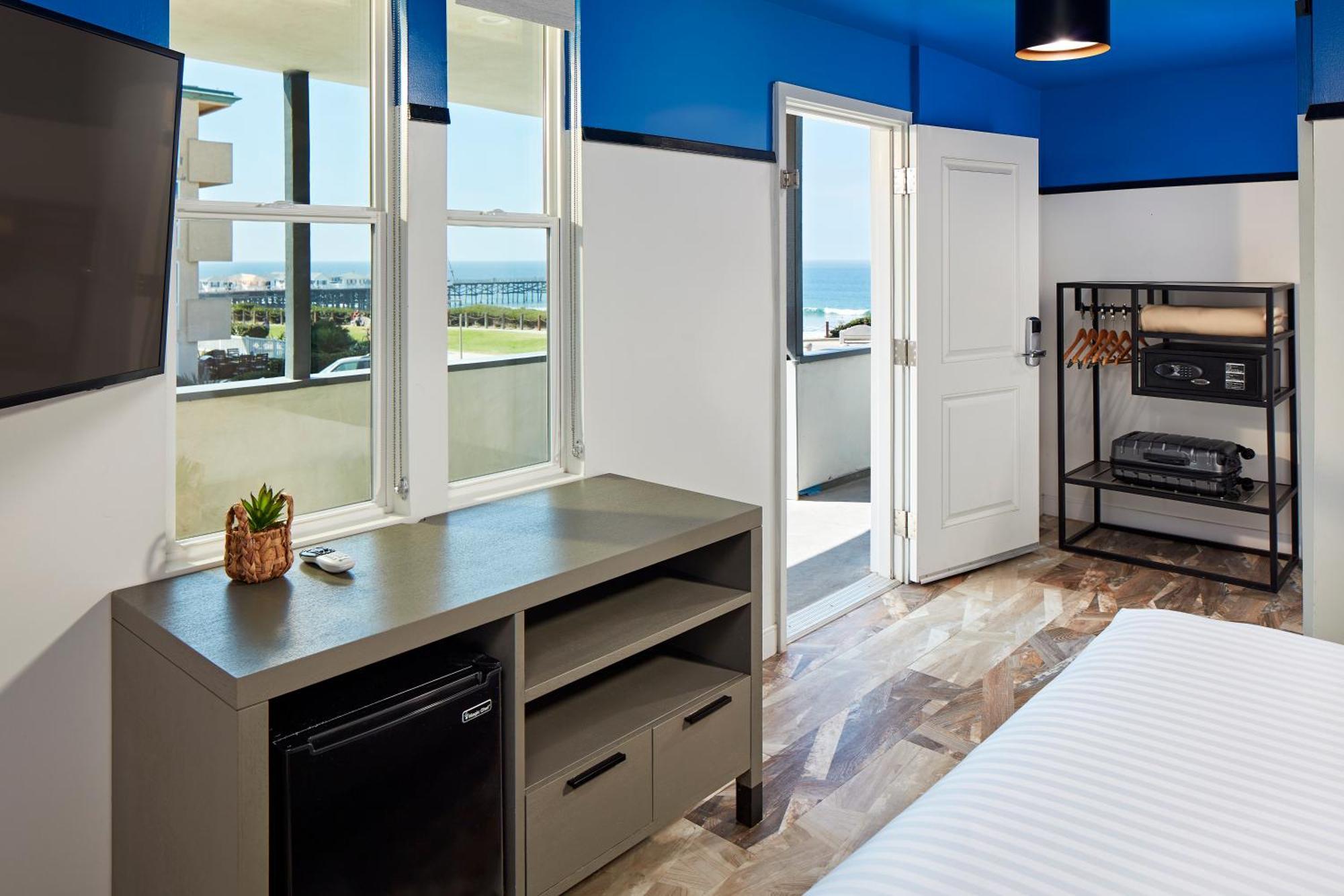 Habitación Doble cama grande - vistas parciales al mar