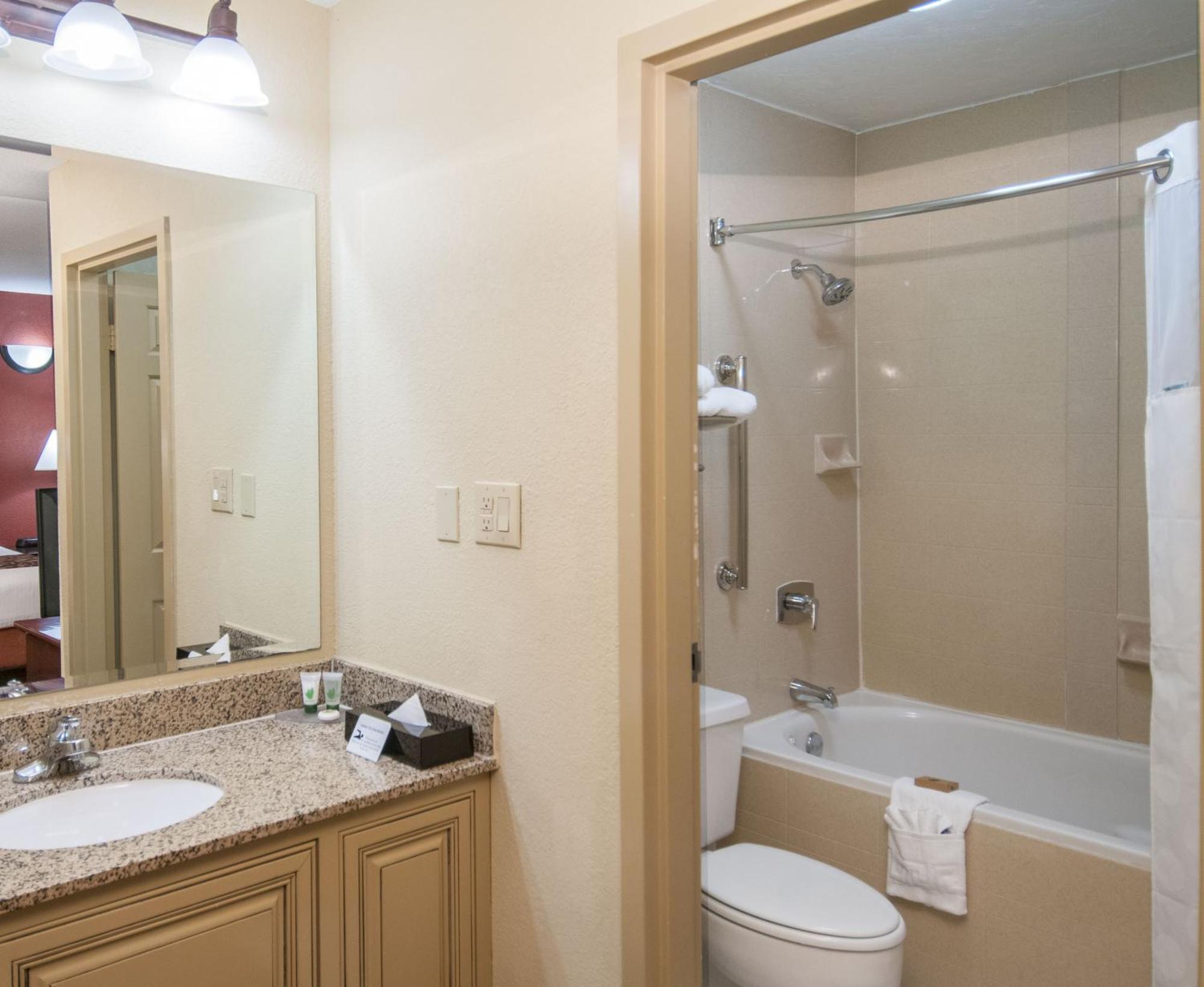 Double Queen Suite