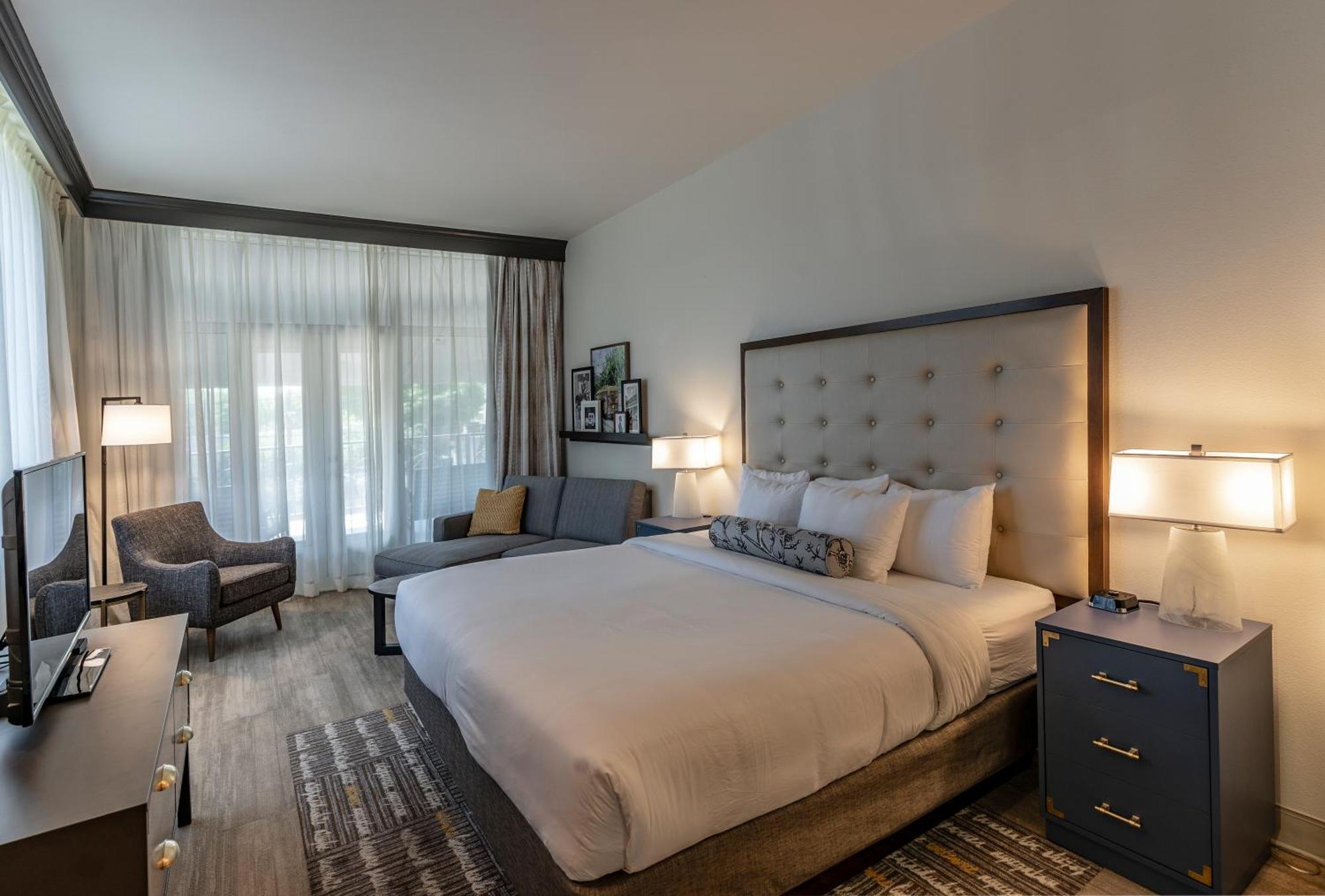 Habitación Doble con cama grande y balcón - No fumadores