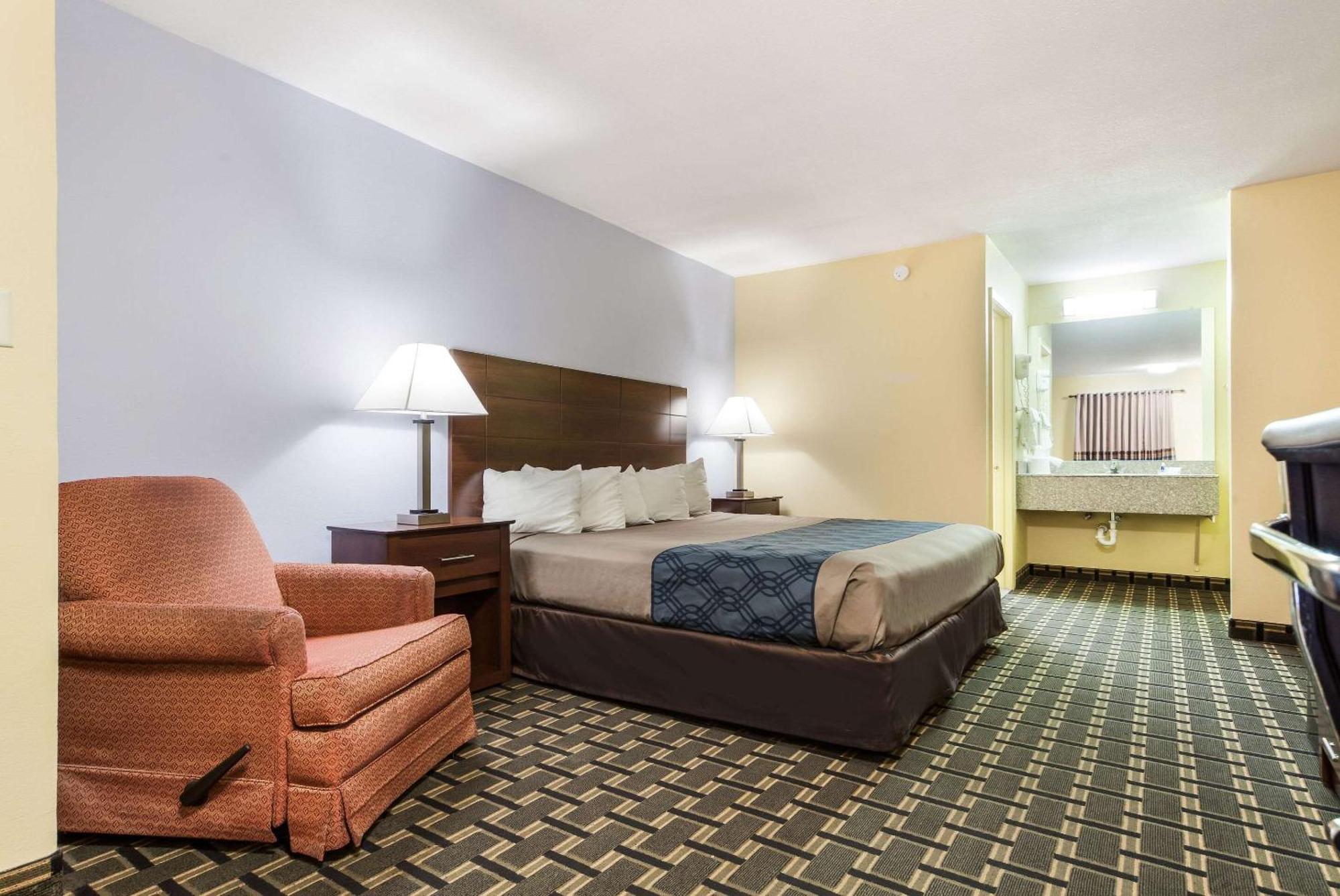 Standard King Room - Non-Smoking