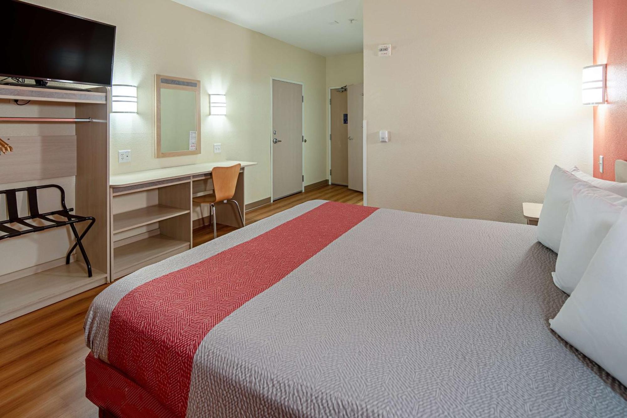 King Room Roll Shower Disability Access