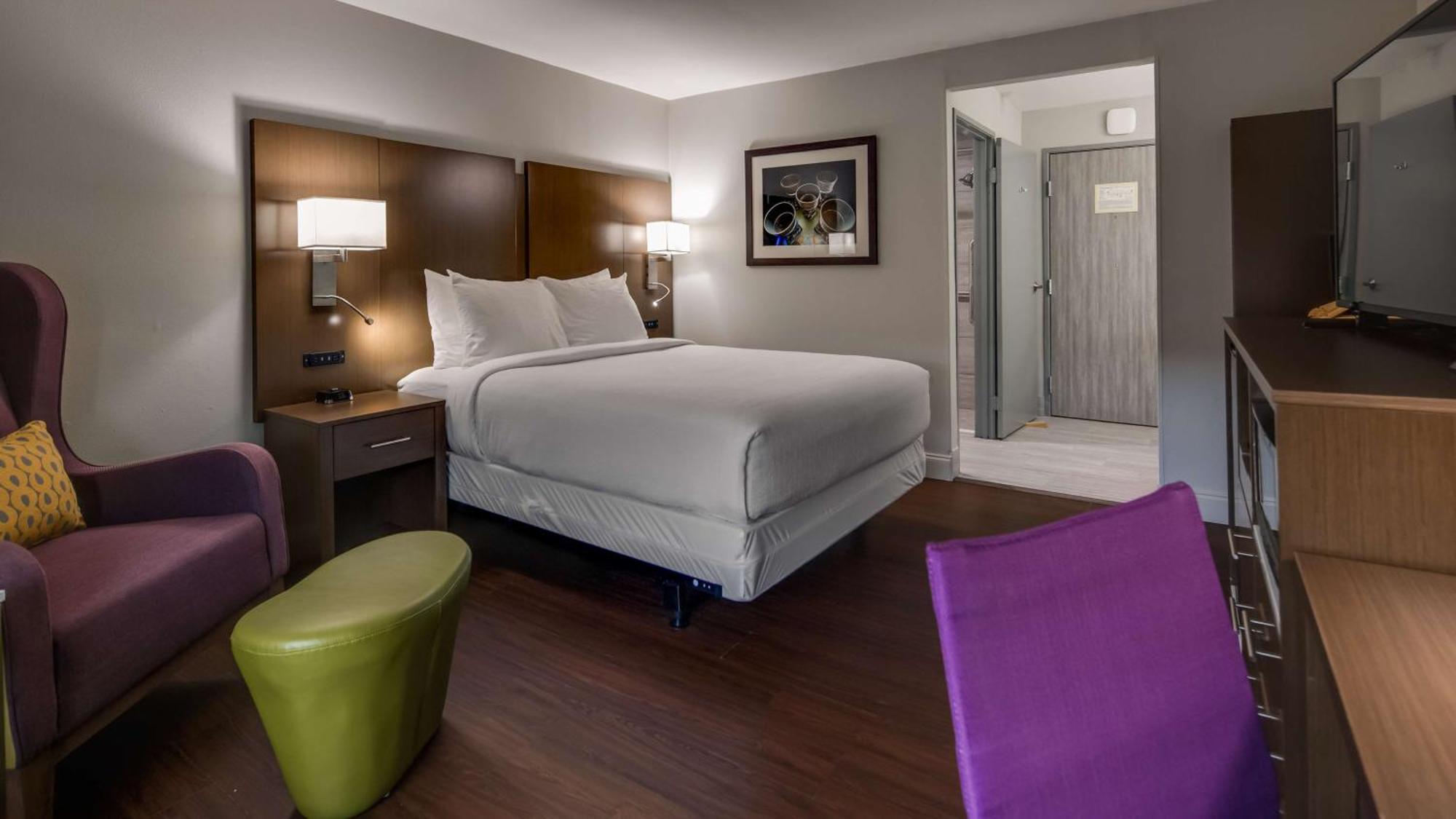 Queen Room - Mobility Access