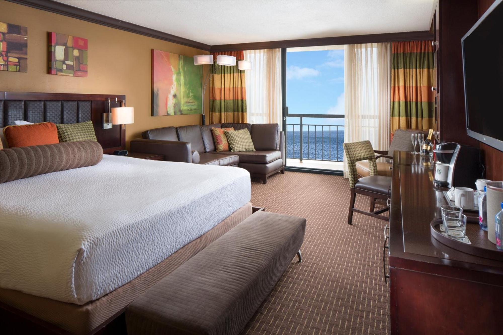 Club Ten King Room