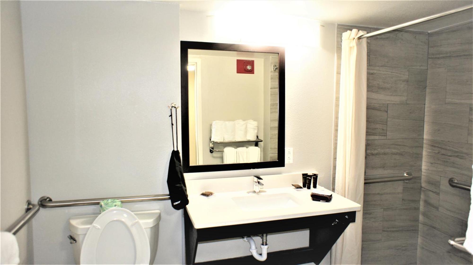 King Room - Disability Access/Non-Smoking
