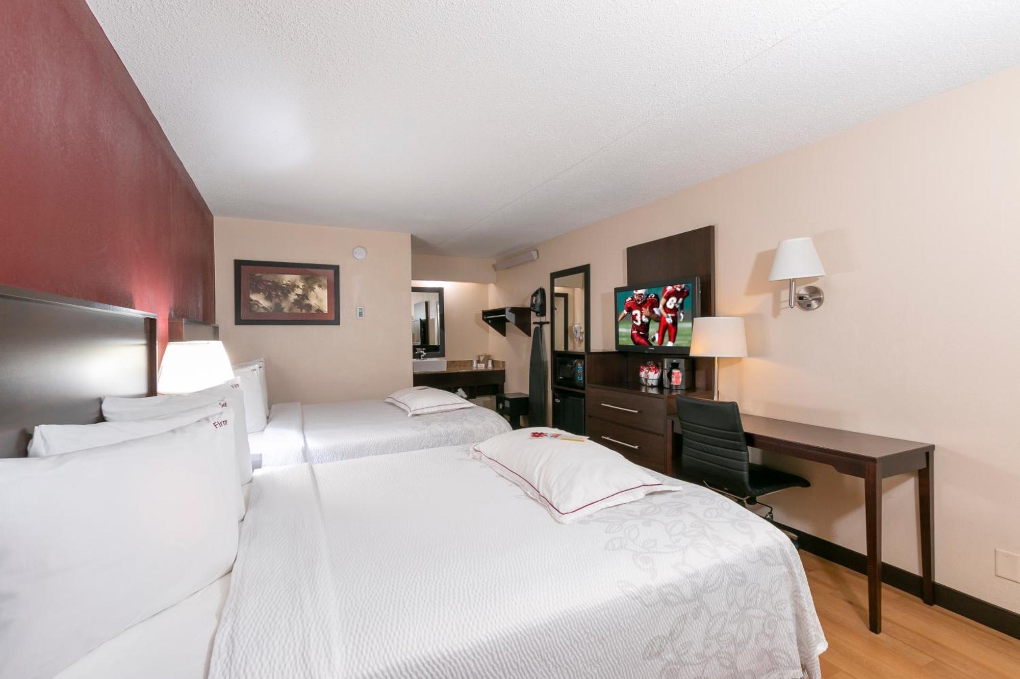Premium Room Two Double Beds Smoke Upgraded Bedding & Snack
