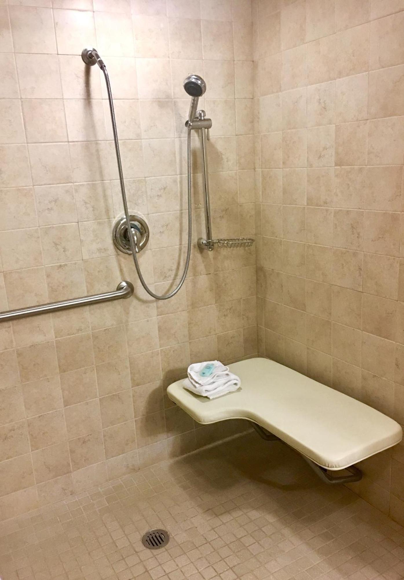 Quadruple Room with Two Queen Beds - Disability Access/Non Smoking