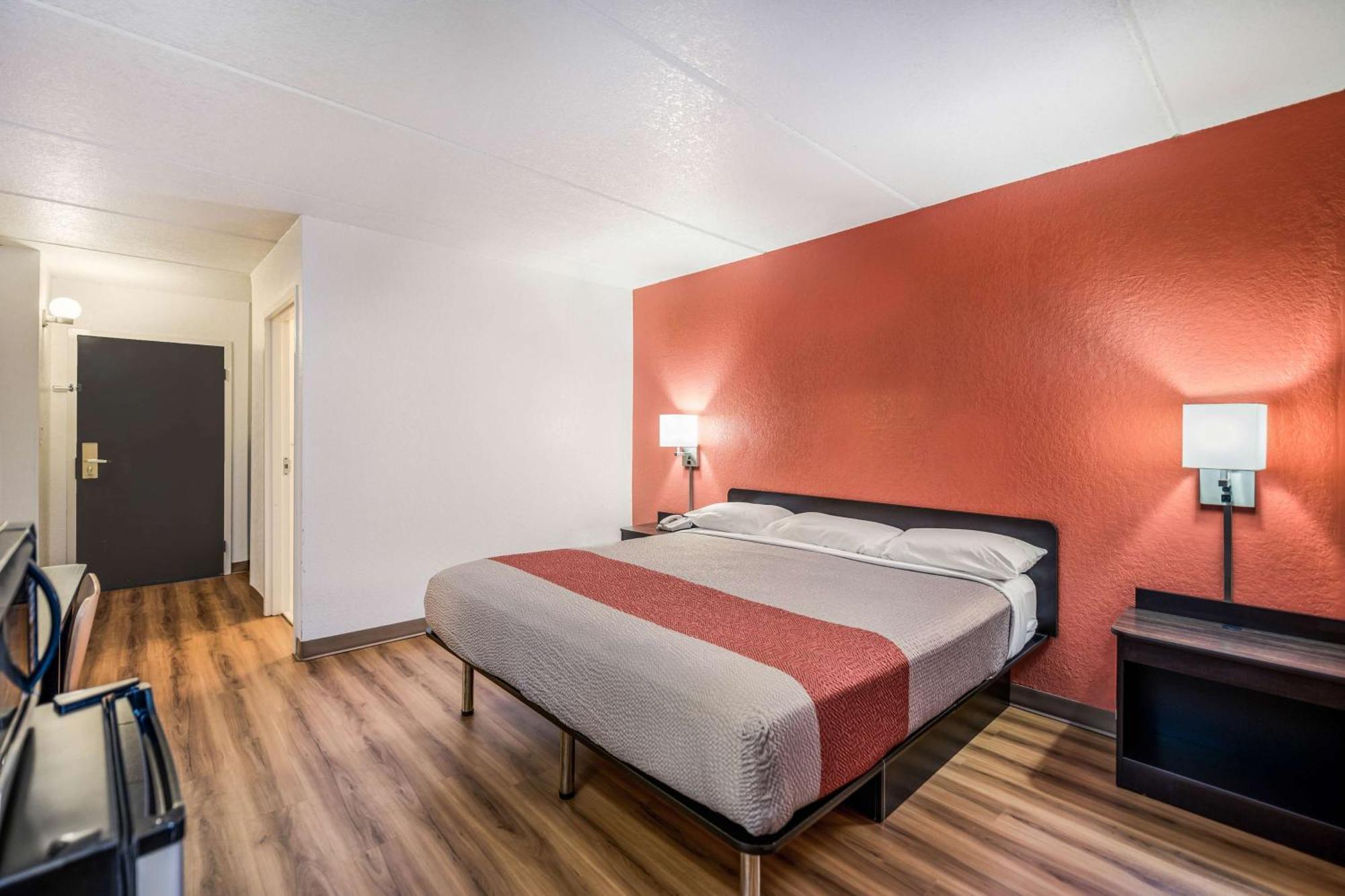 King Room - Non-Smoking