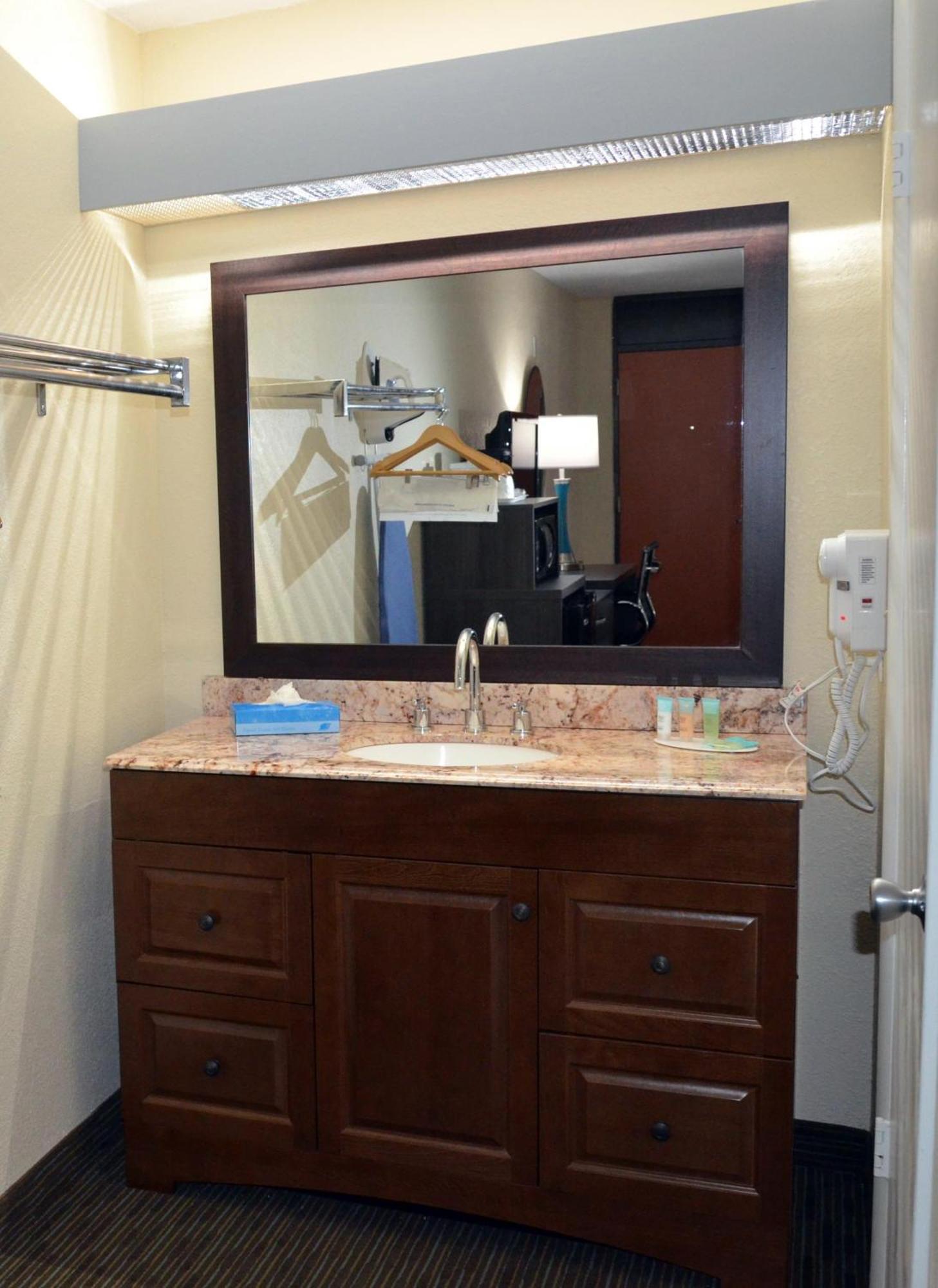 Suíte de 1 Quarto com Cama King-size - Não Fumantes