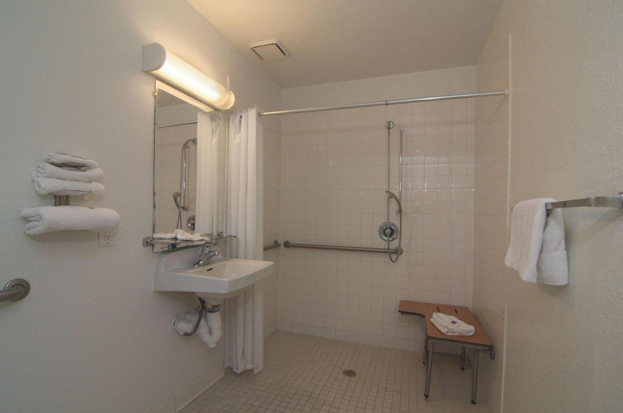 Classic Quadruple Room