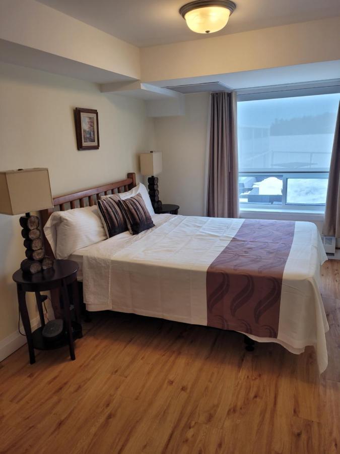 Suite with Lake View