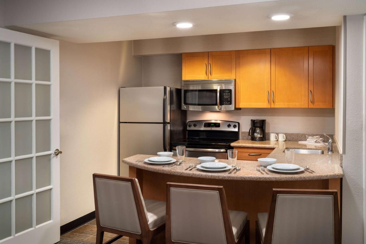 Two Bedroom Suite - King in Each with Tub - Mobility Accessible