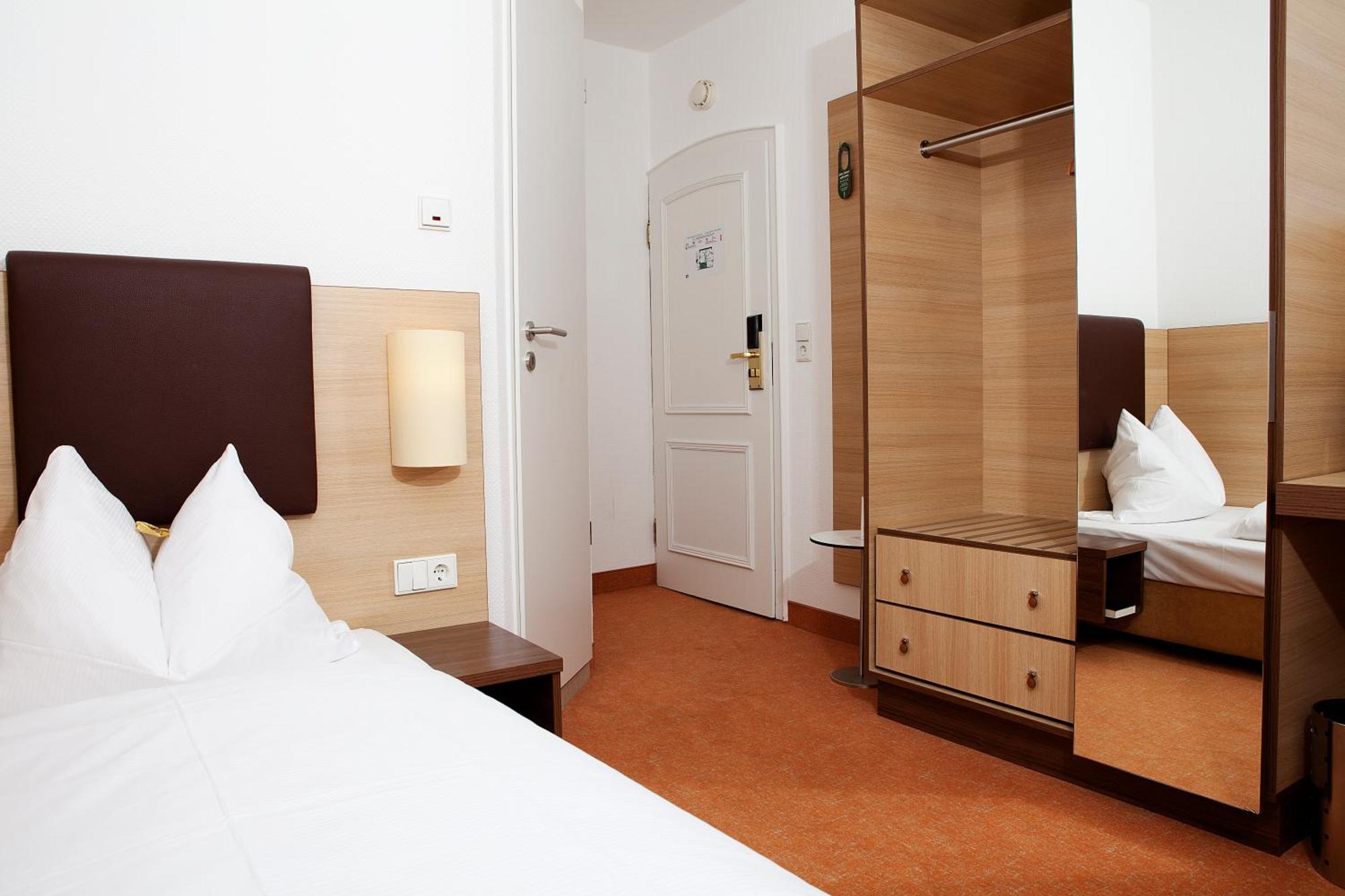 Classic Single Room