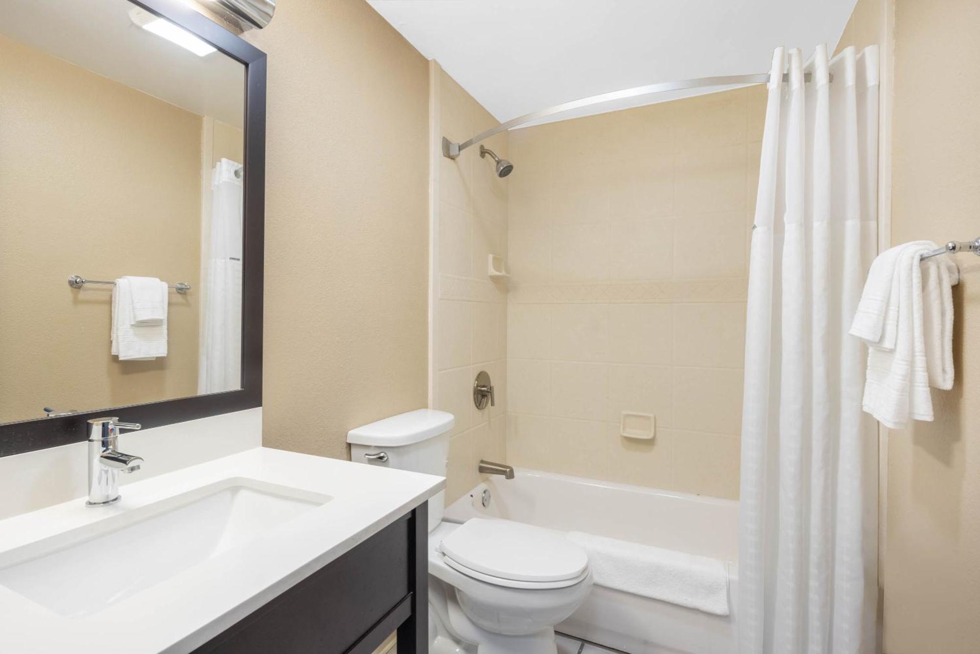 Deluxe Double Room with Two Double Beds - Non-Smoking