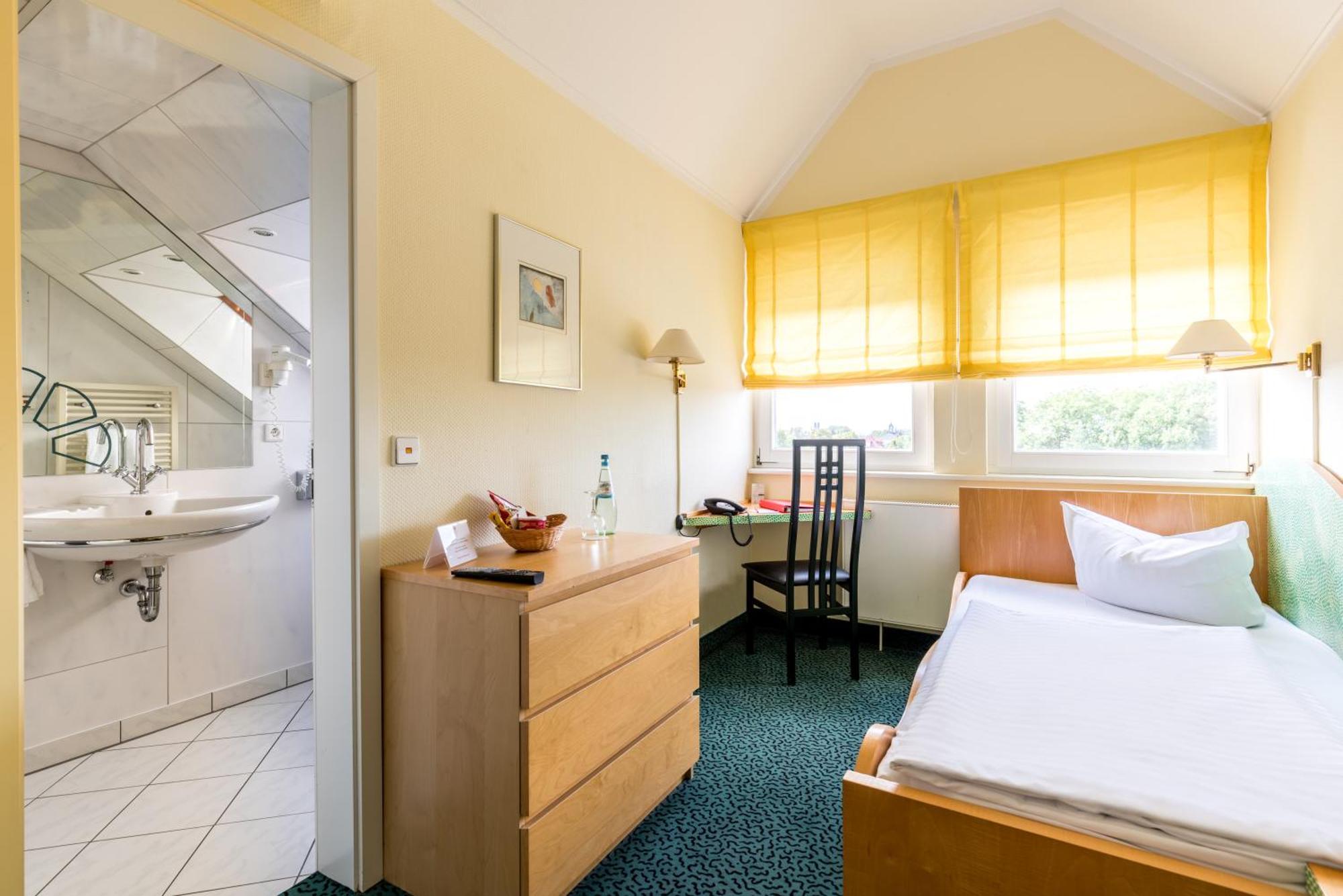 Standard Single Room