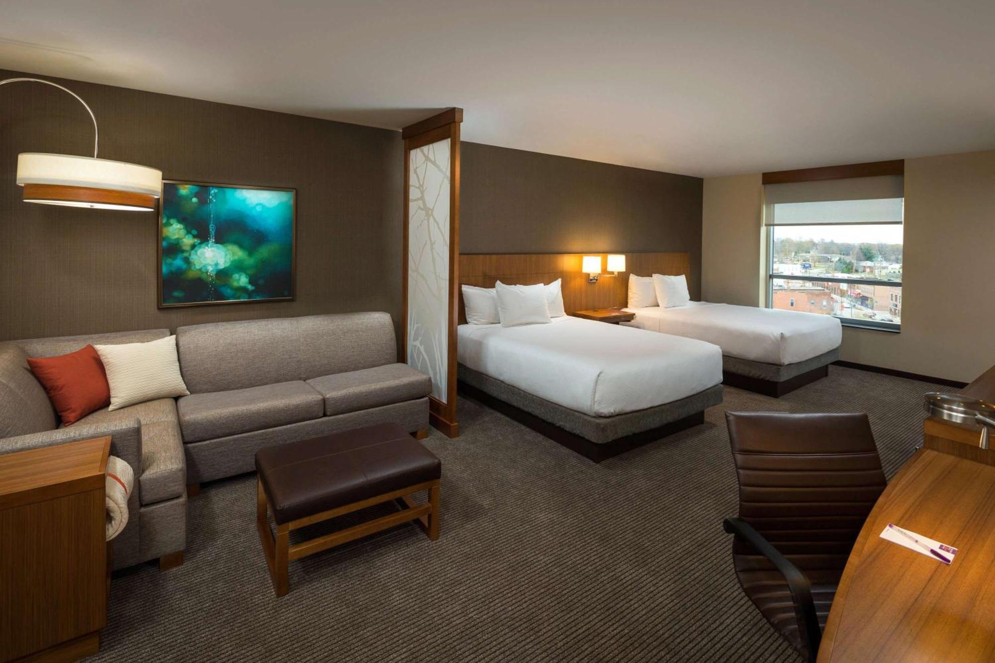Queen Room with Two Queen Beds and Sofa Bed