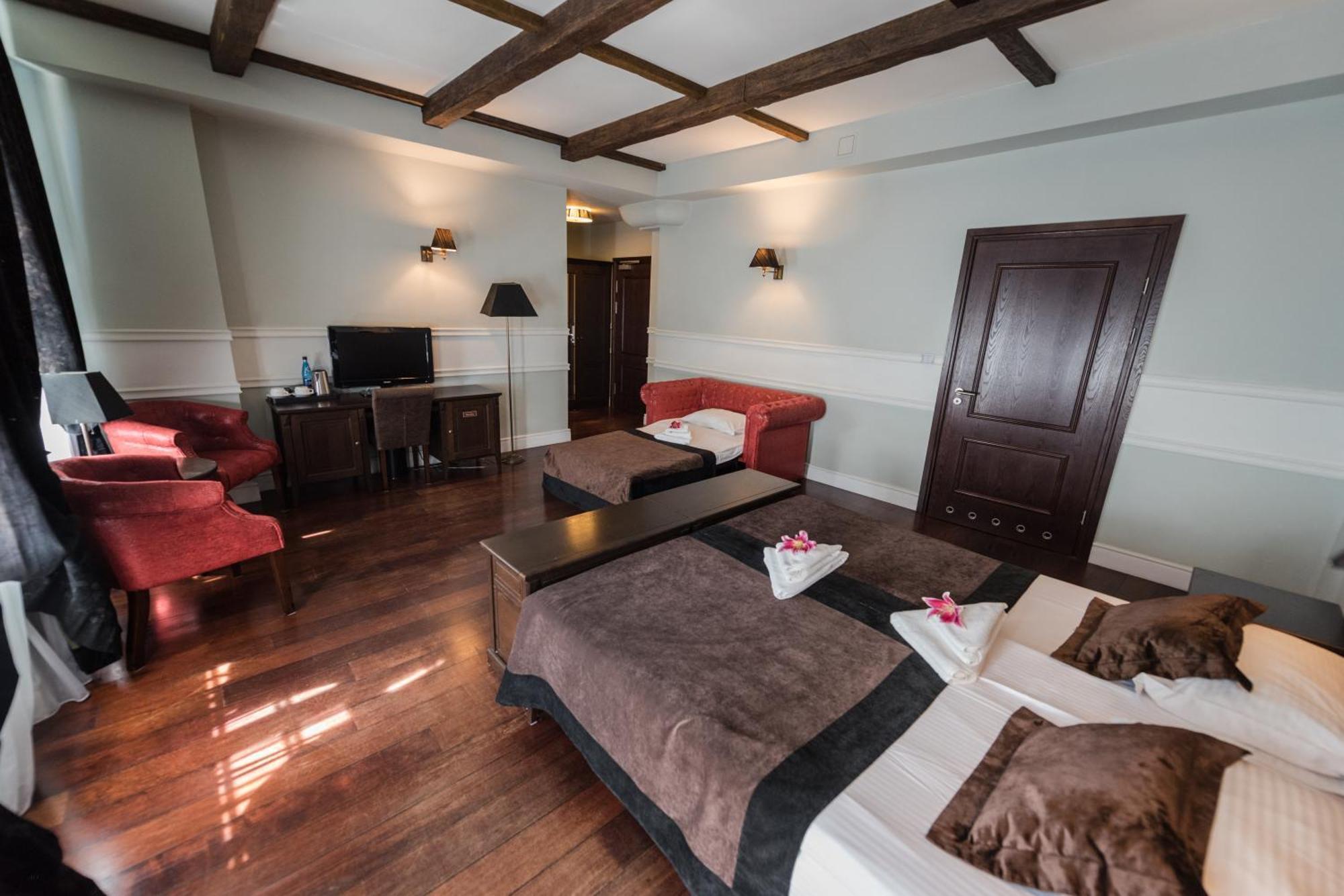 Superior Triple Room City View