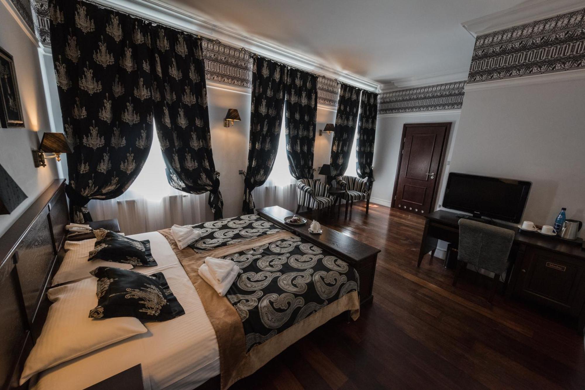 Superior Double or Twin Room City View