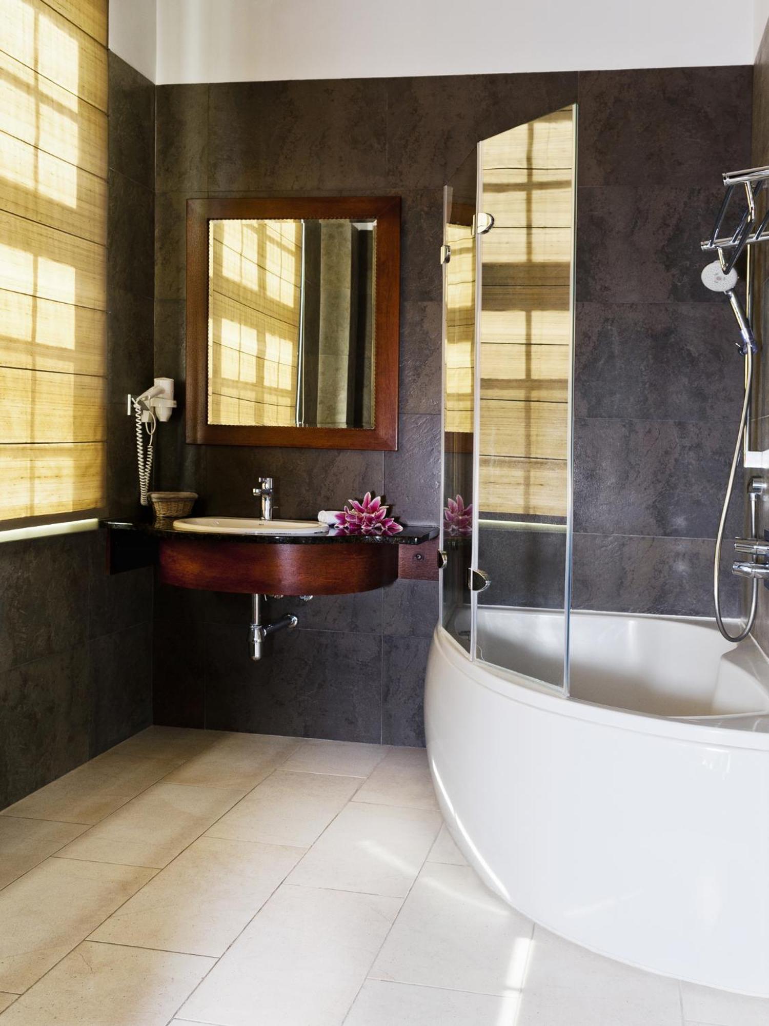 Superior Double or Twin Room City View