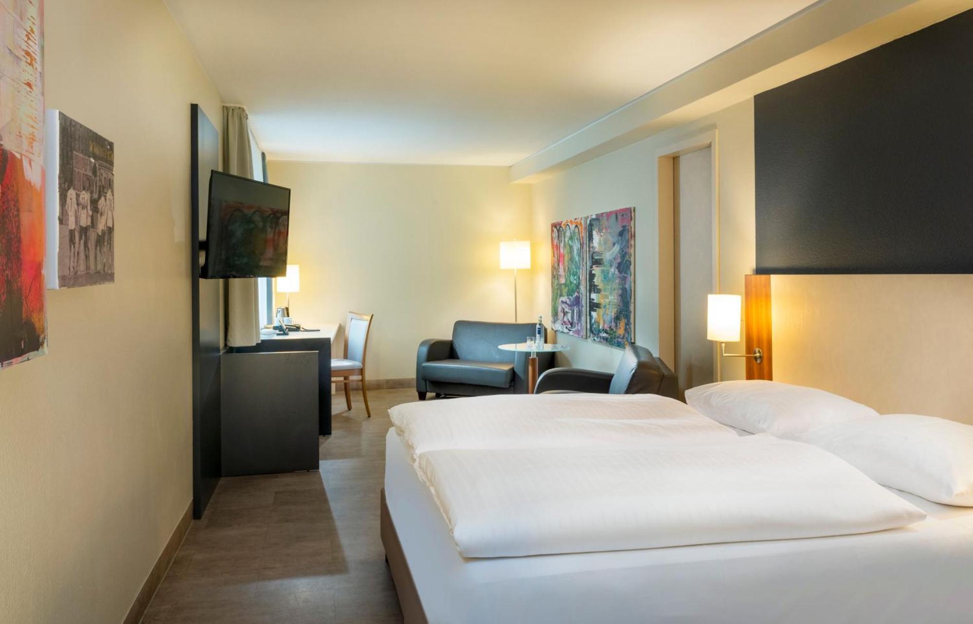 Business Room With Doublebed