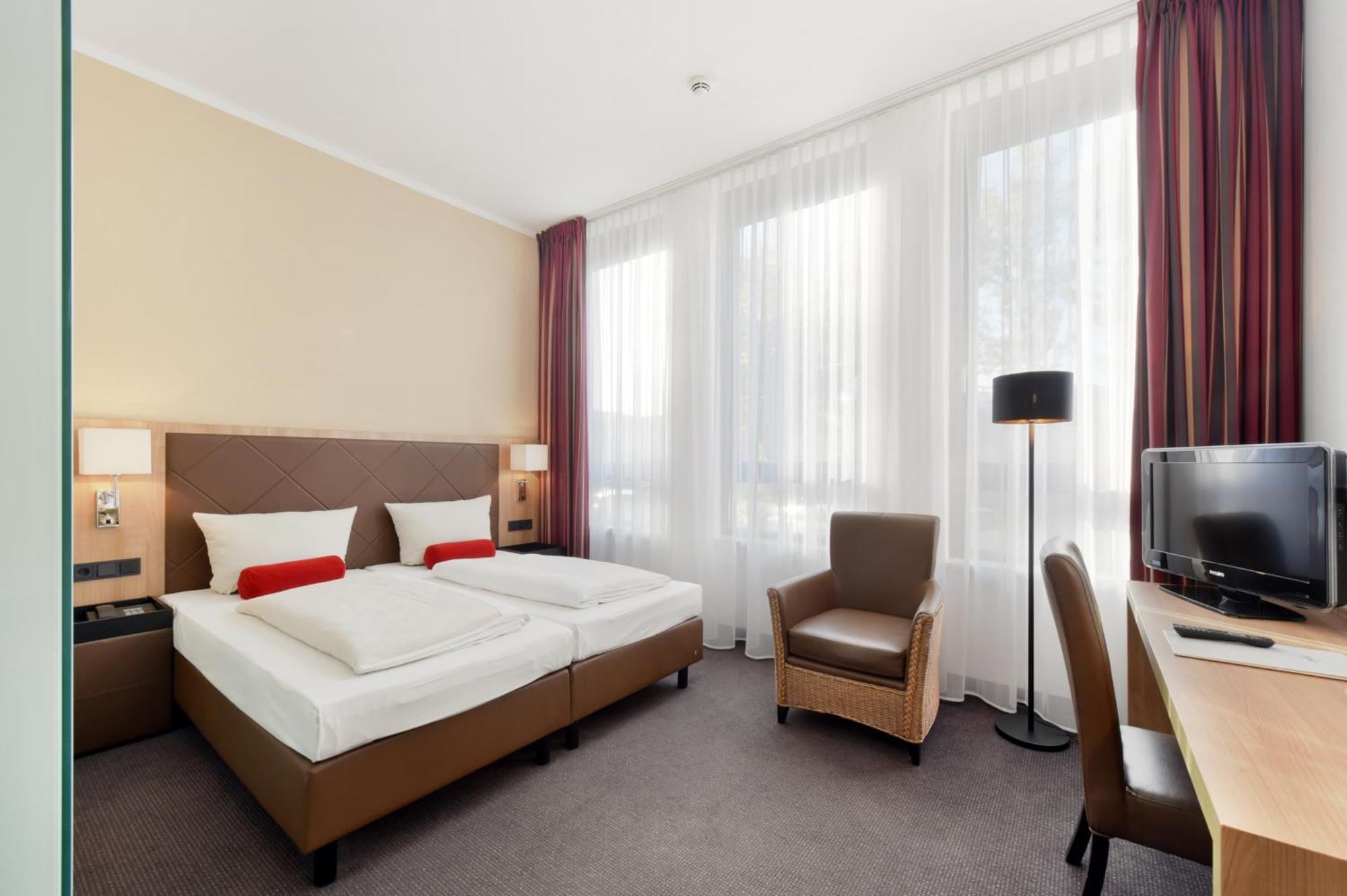 Business Twin Room,1589496542:JPEG