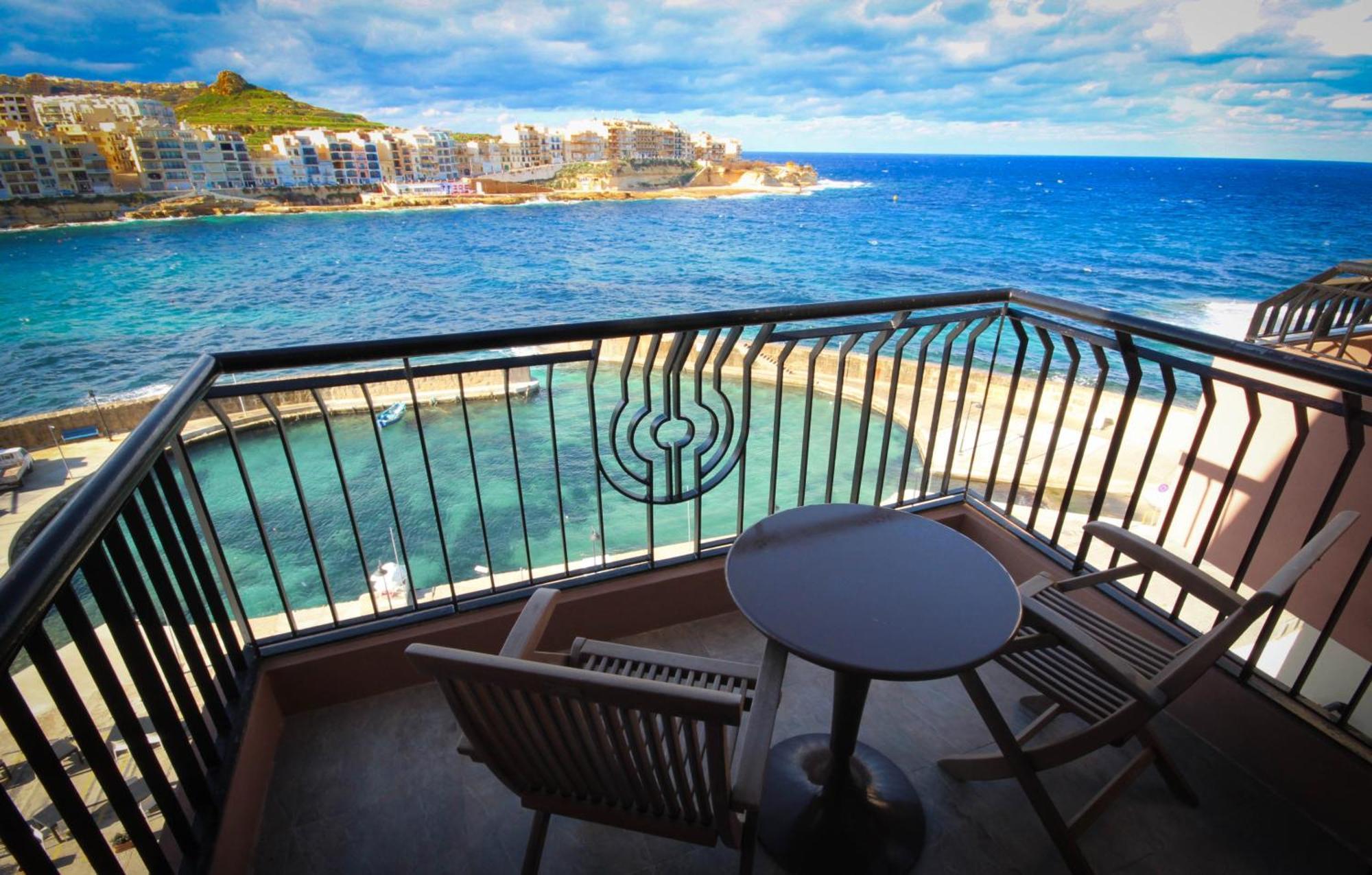 Double or Twin Room with Sea View