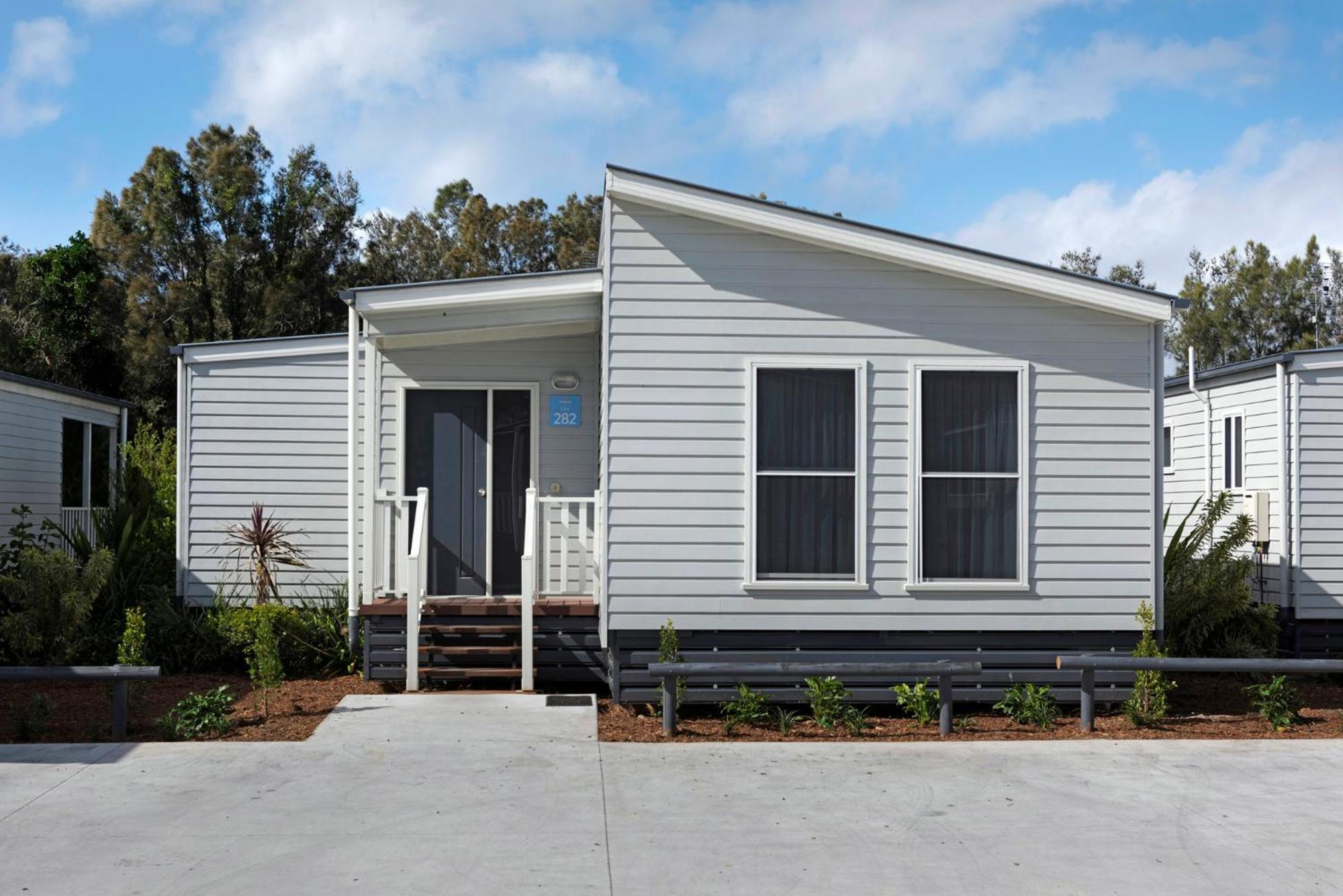 Deluxe Lakeside Studio Sleeps 2 shared entrance,926464576:JPEG