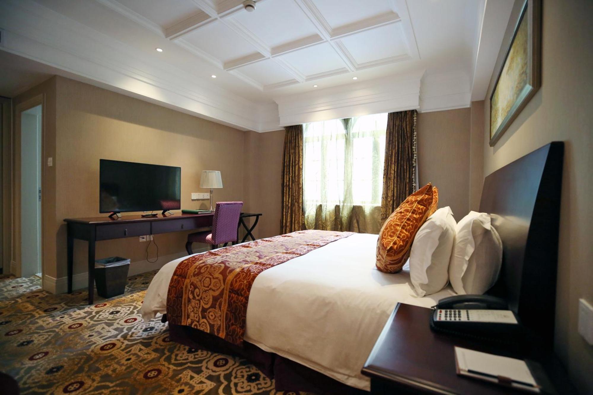Superior Double or Twin RoomGeniusInclude One
