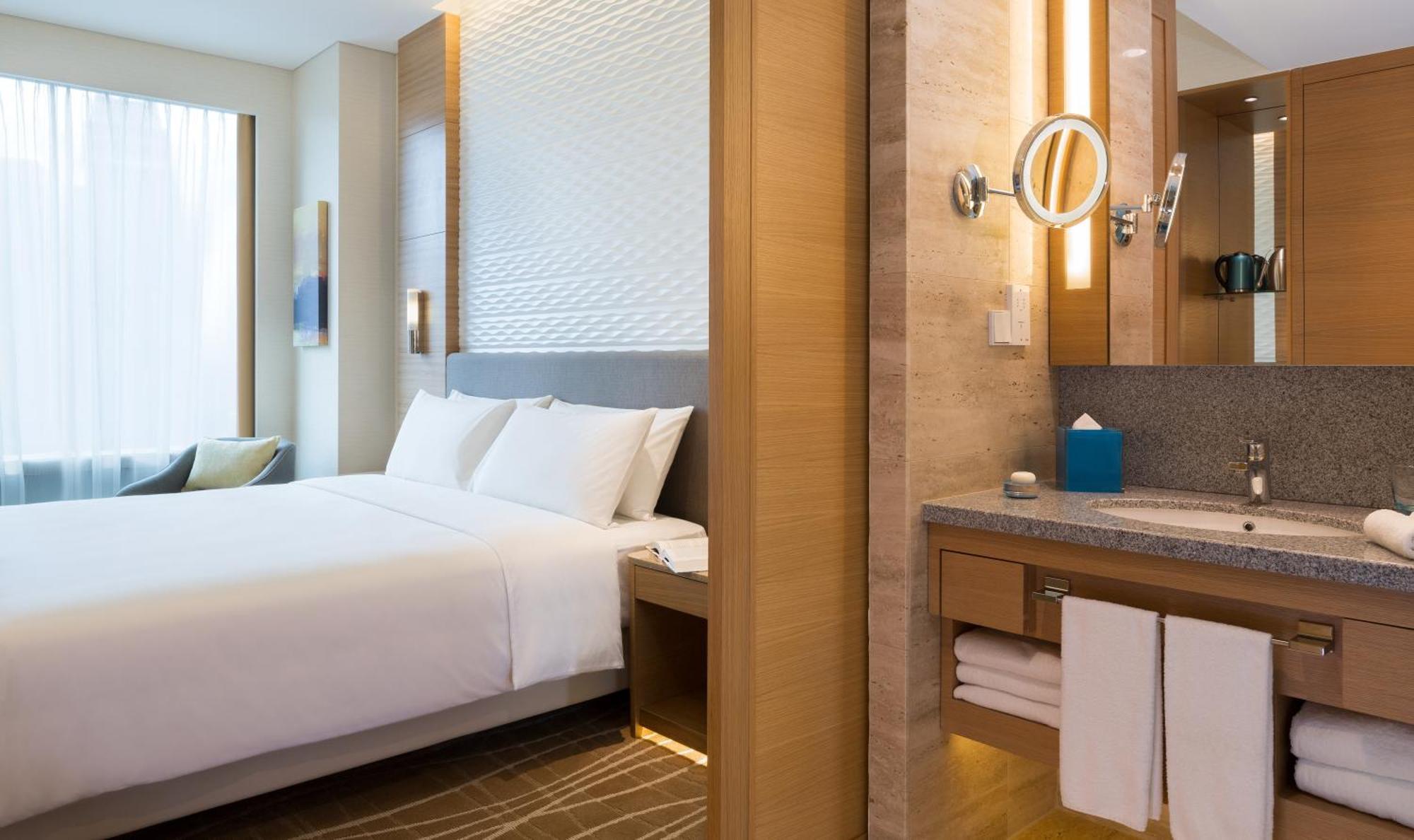 Club King Room