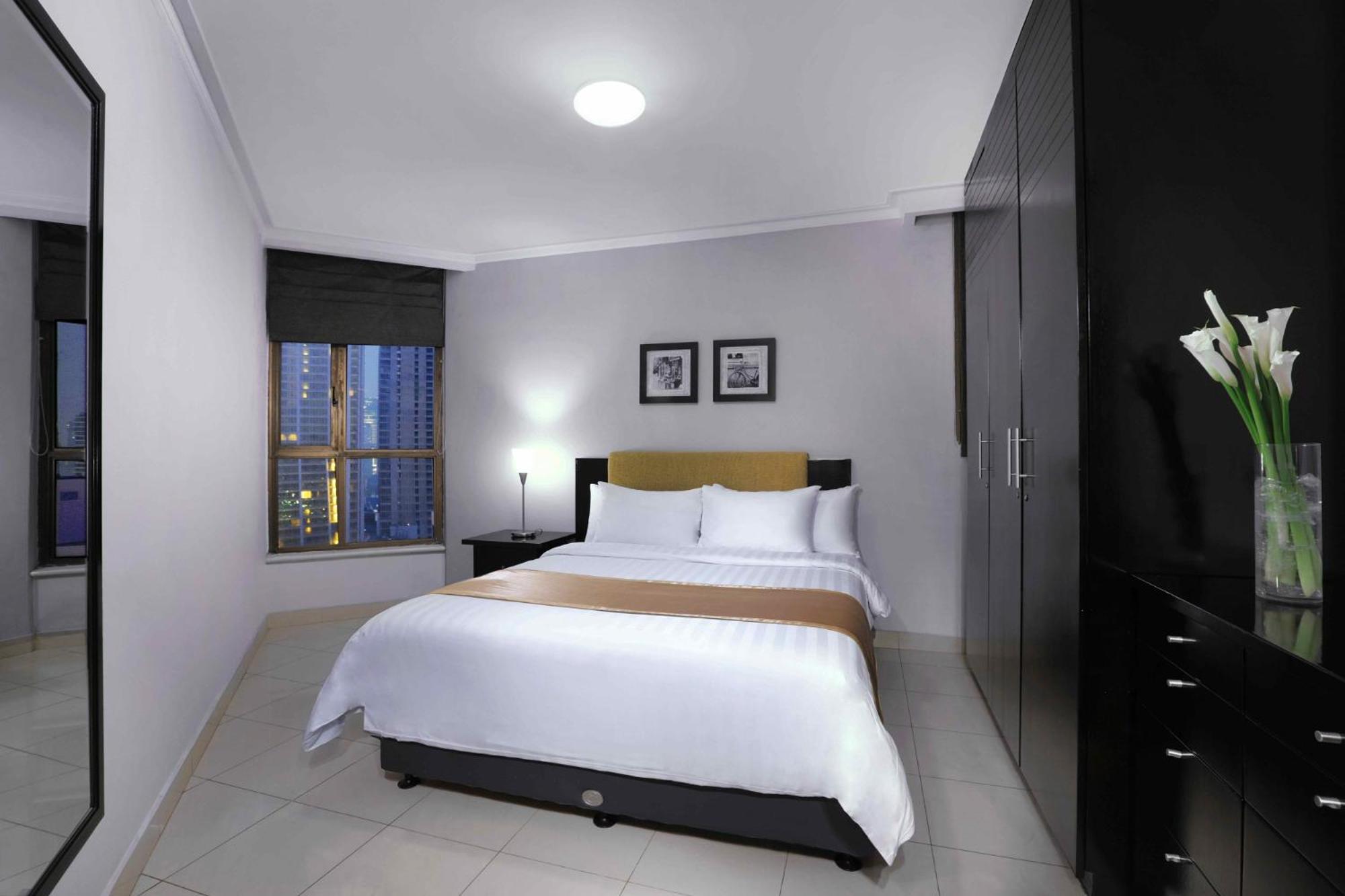 Executive Suite,1739384013:JPEG