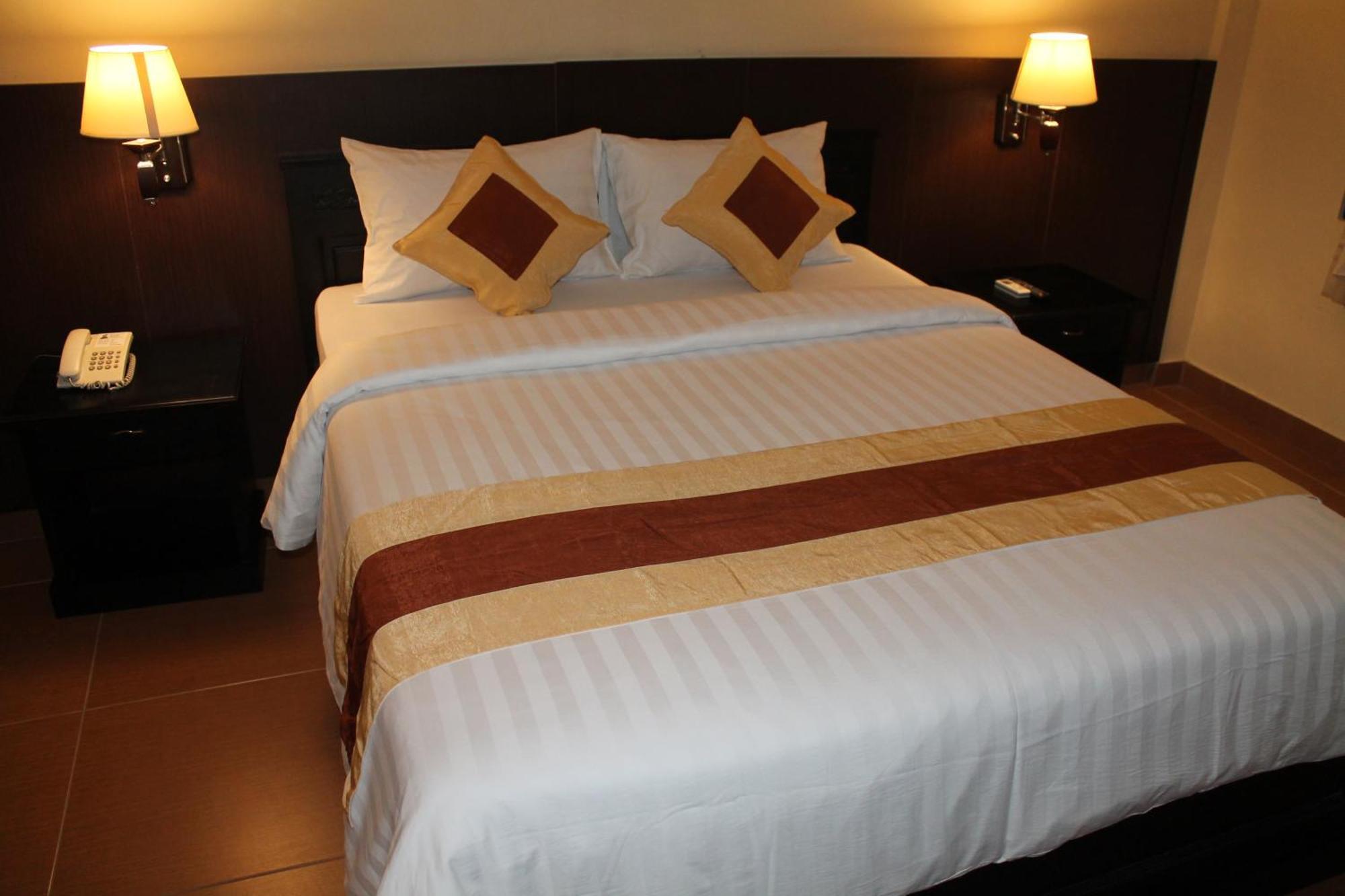 Deluxe Double or Twin Room