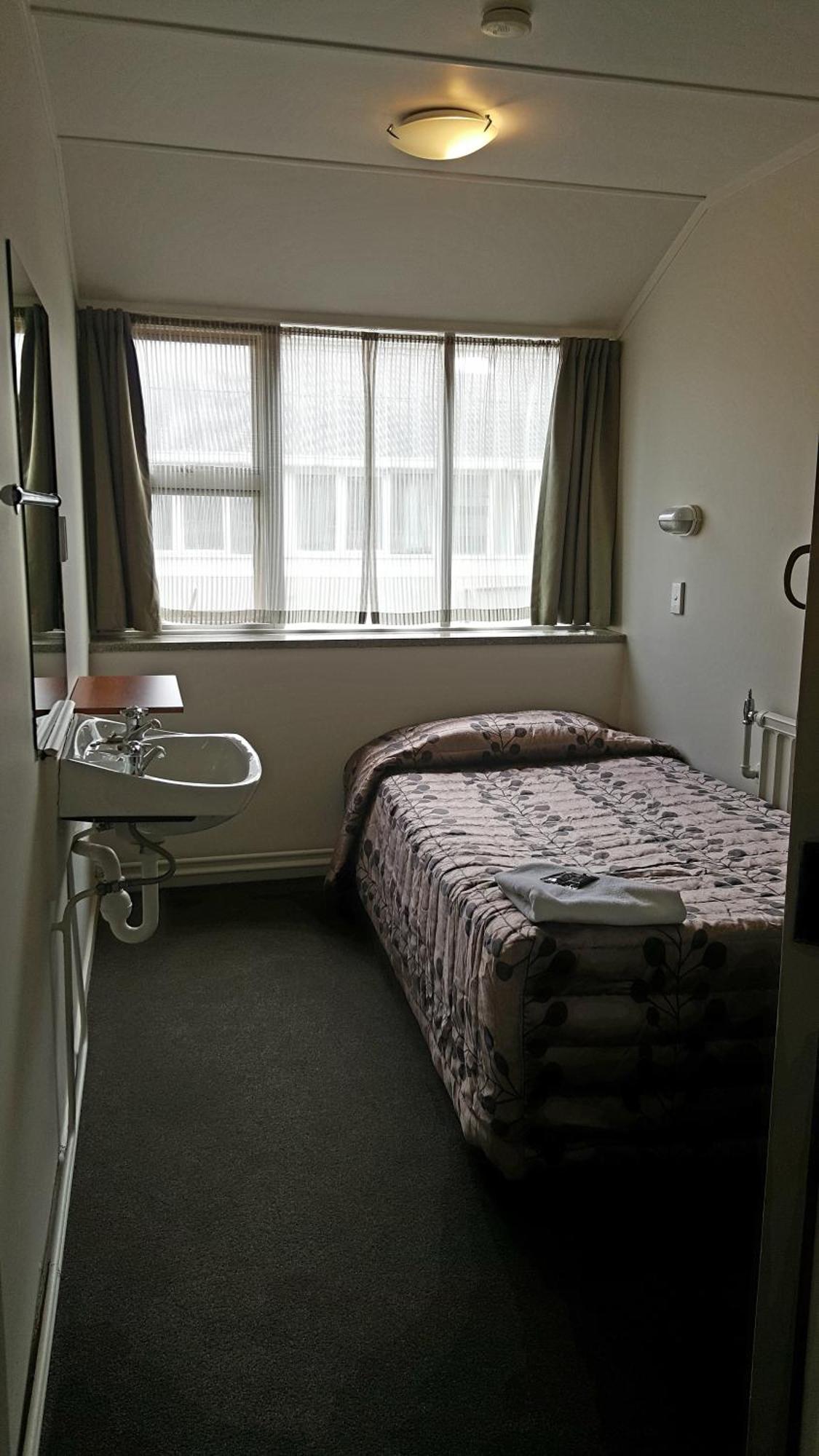 Chambre Simple Économique avec Salle de Bains Commune