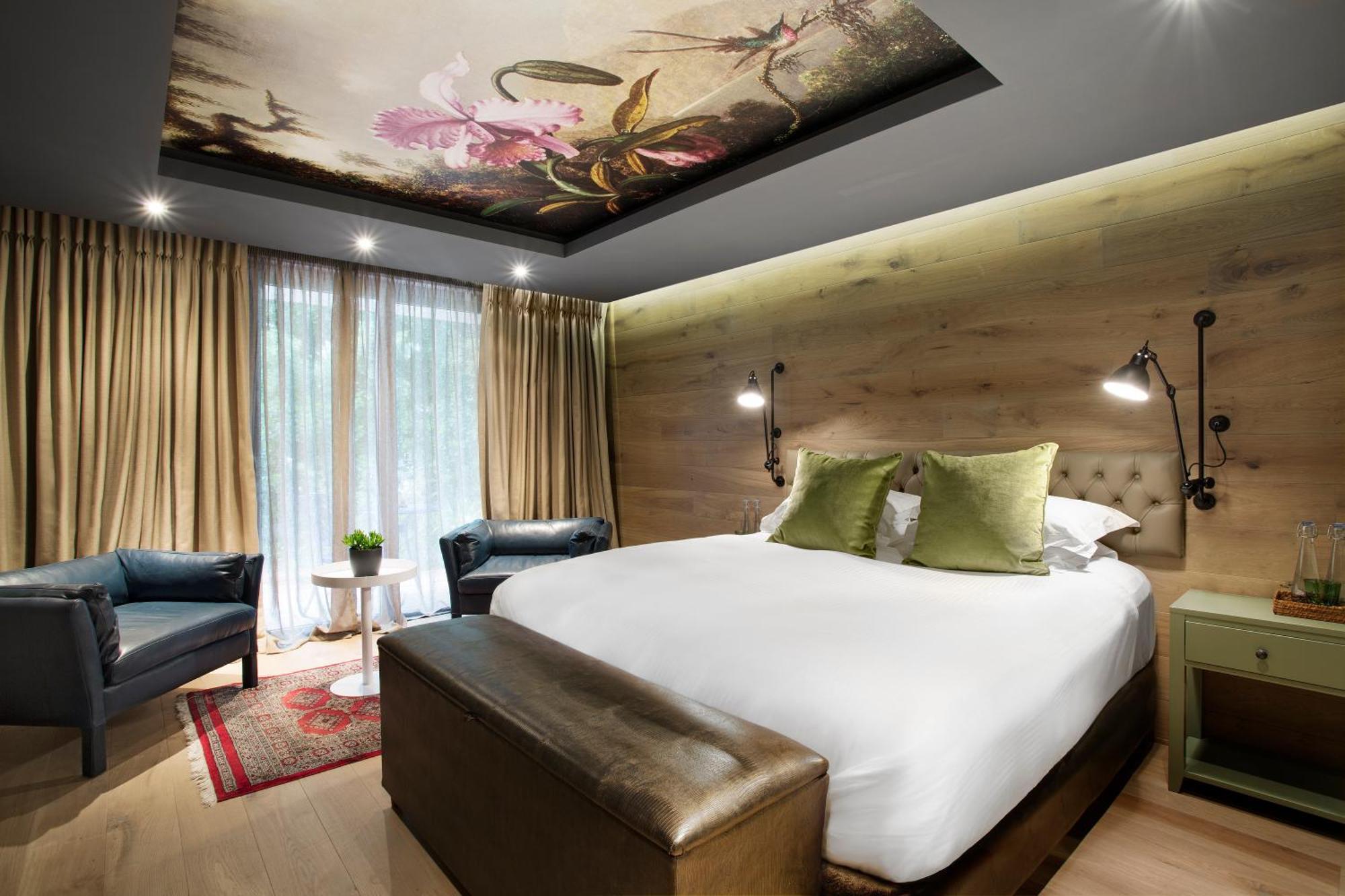 Zimmer mit Kingsize-Bett