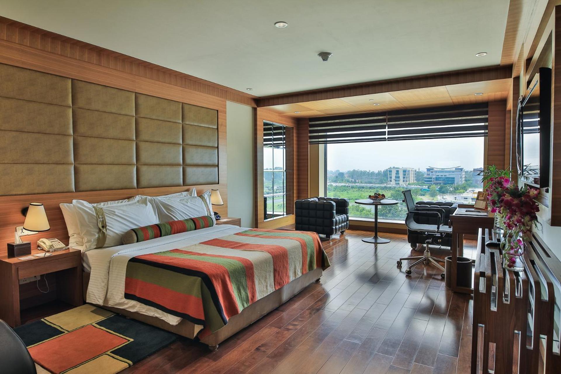Luxury Room on F&SB SPA & Laundry Complimentary Lounge access along Hi Tea at Lounge