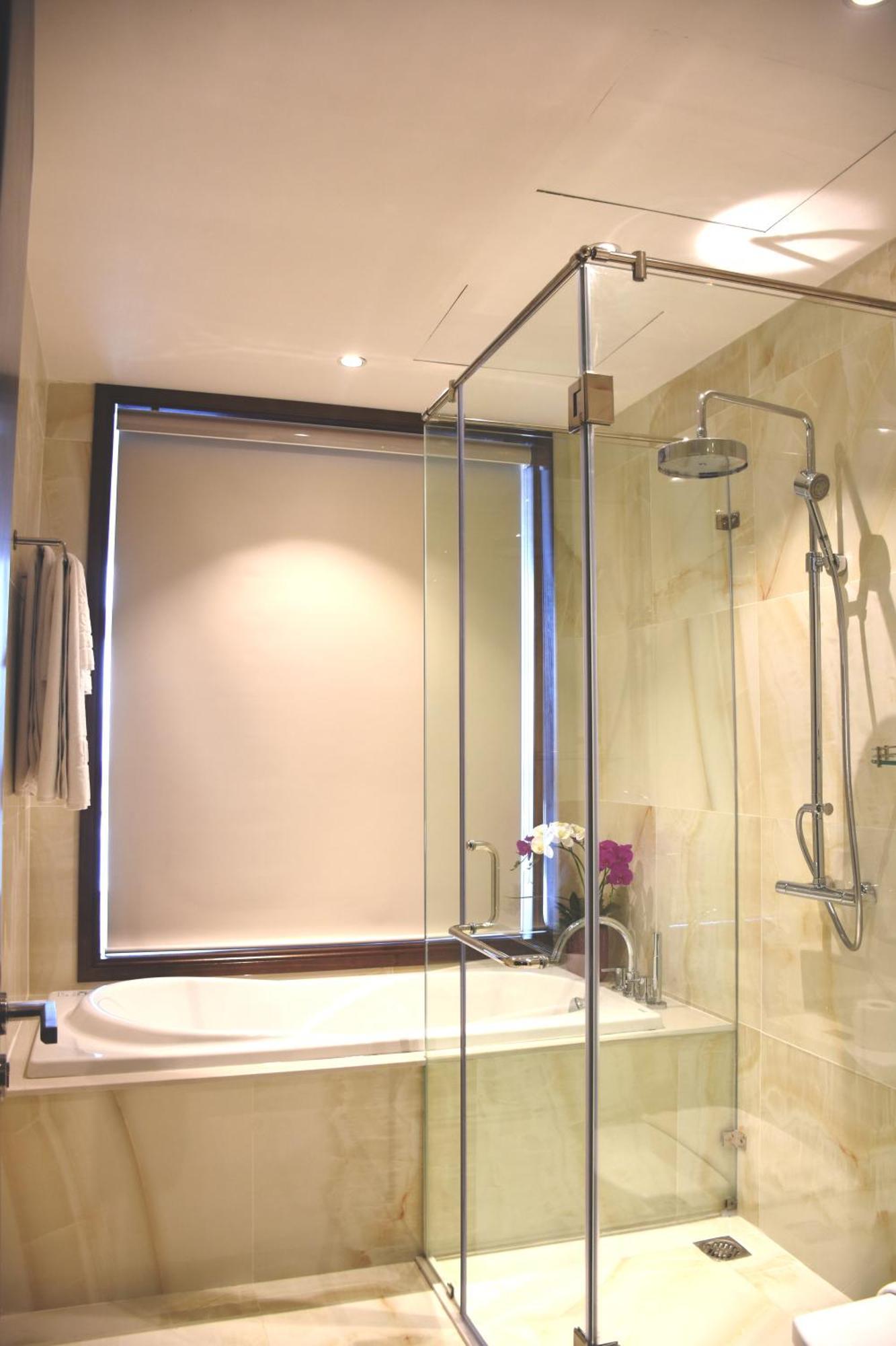 Luxury Triple Room,701470957:JPEG