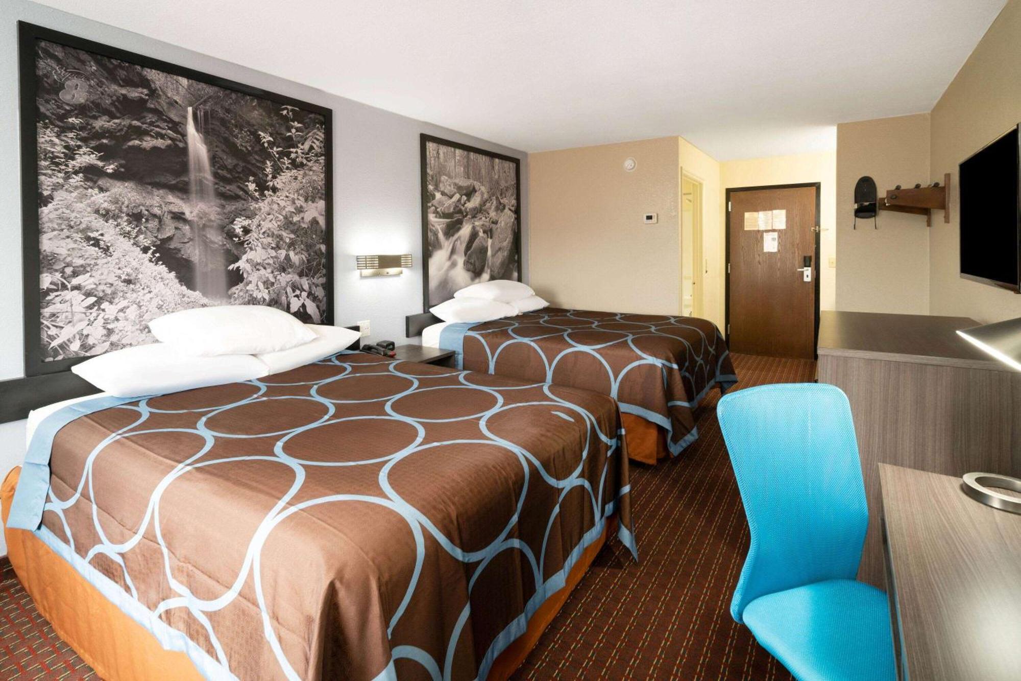 Queen Room with Two Queen Beds - Non-Smoking