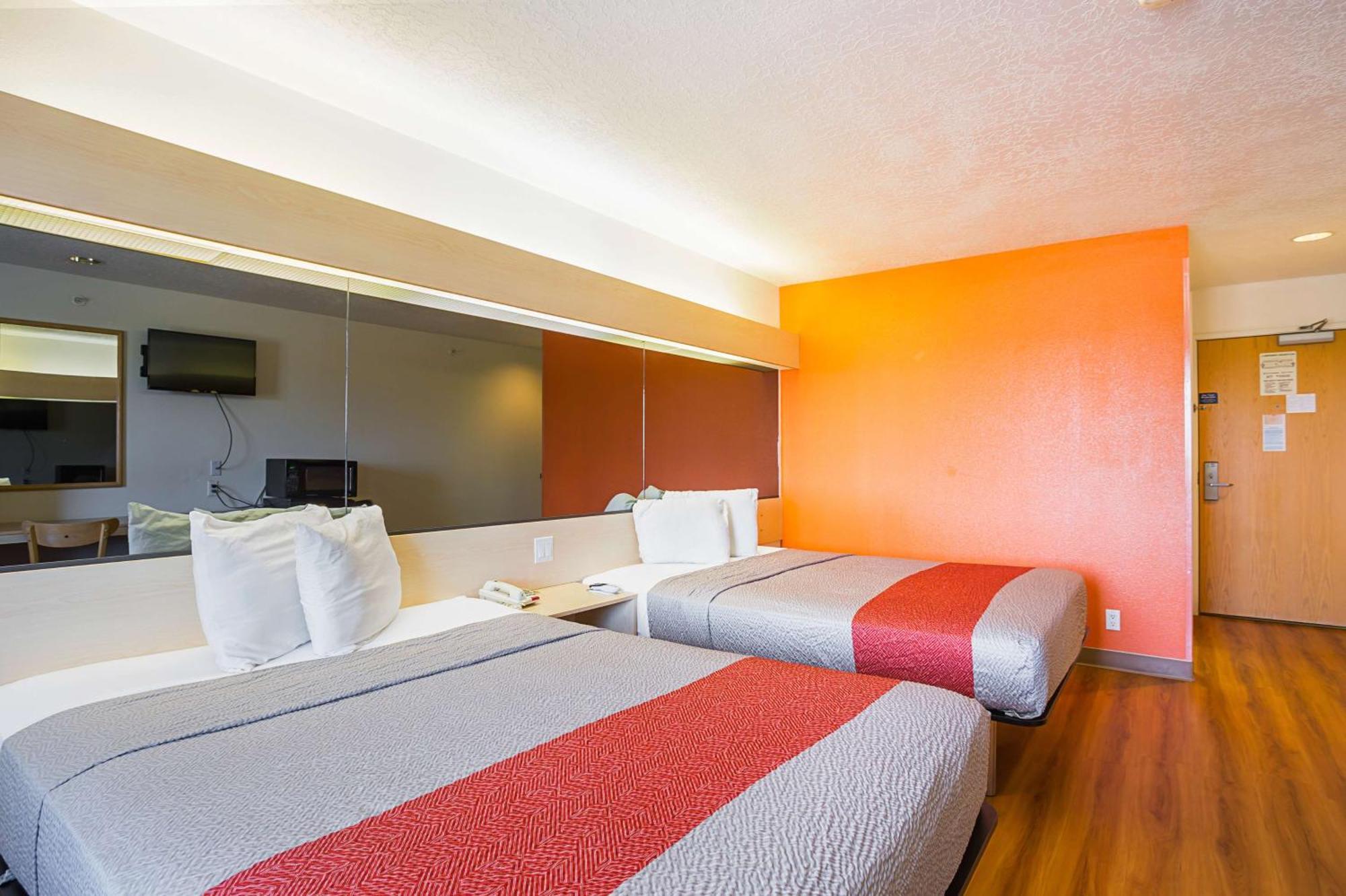 Queen Room with Two Queen Beds - Disability Access