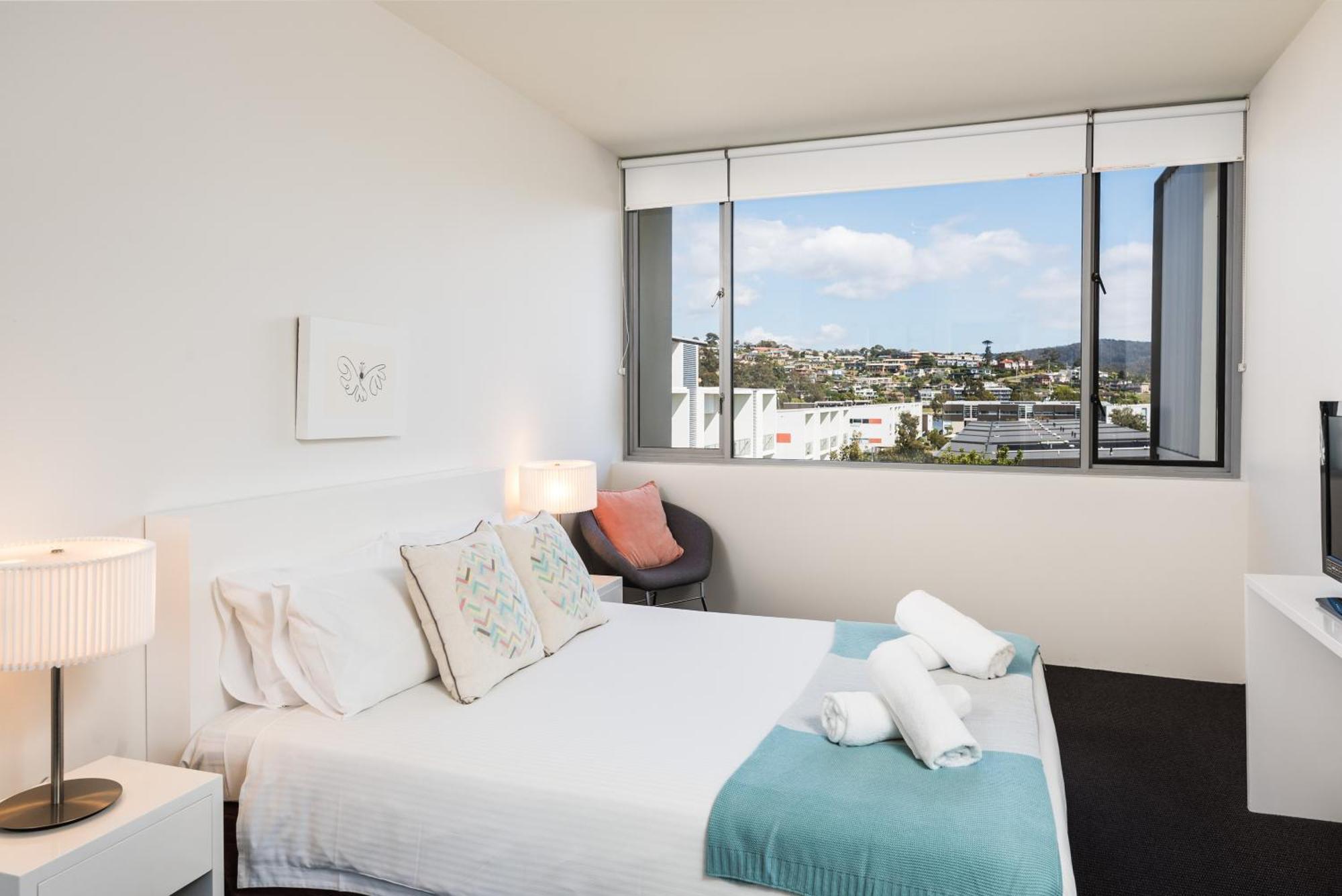 Three-Bedroom Sub-Penthouse