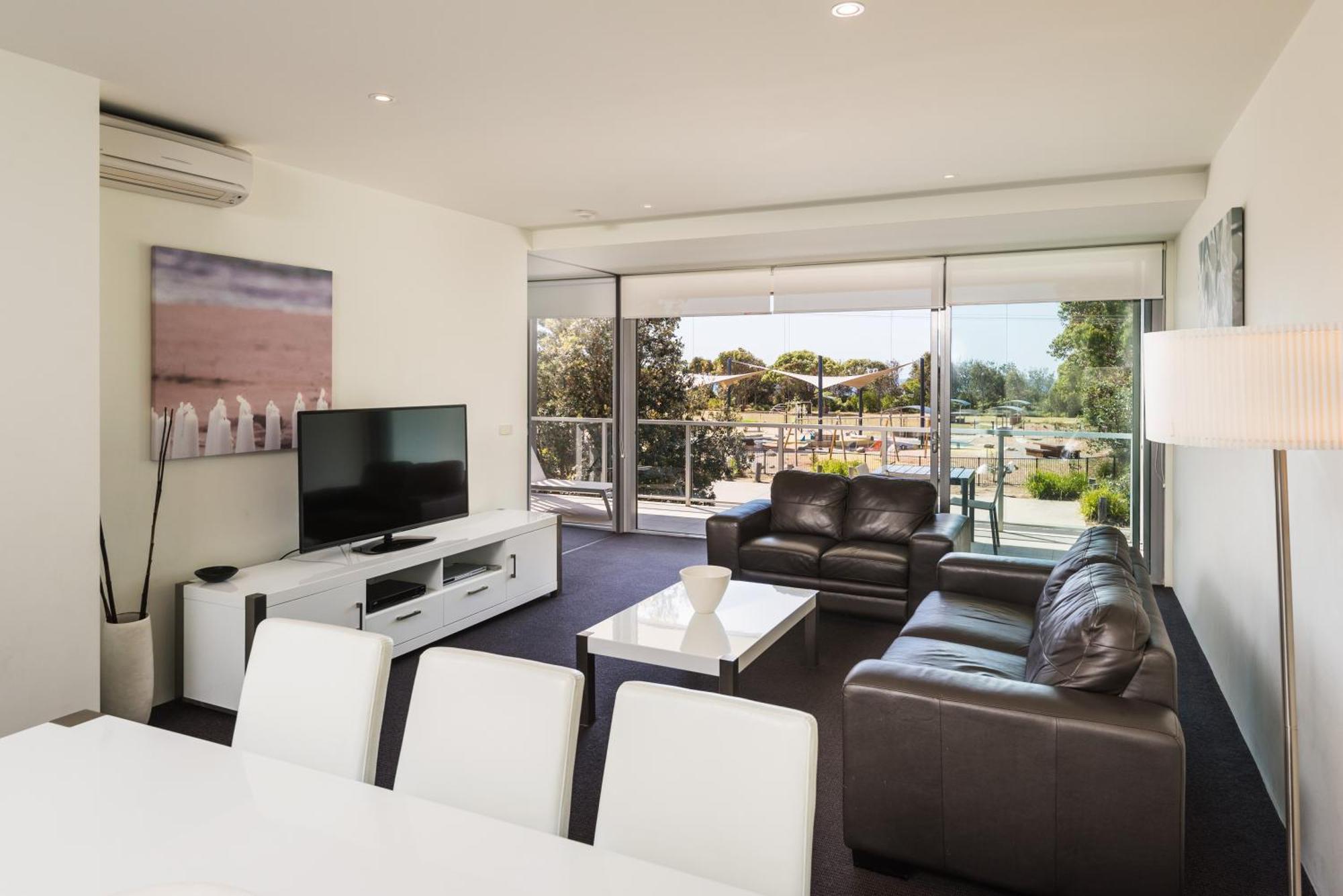 Three-Bedroom Apartment - Oceanside