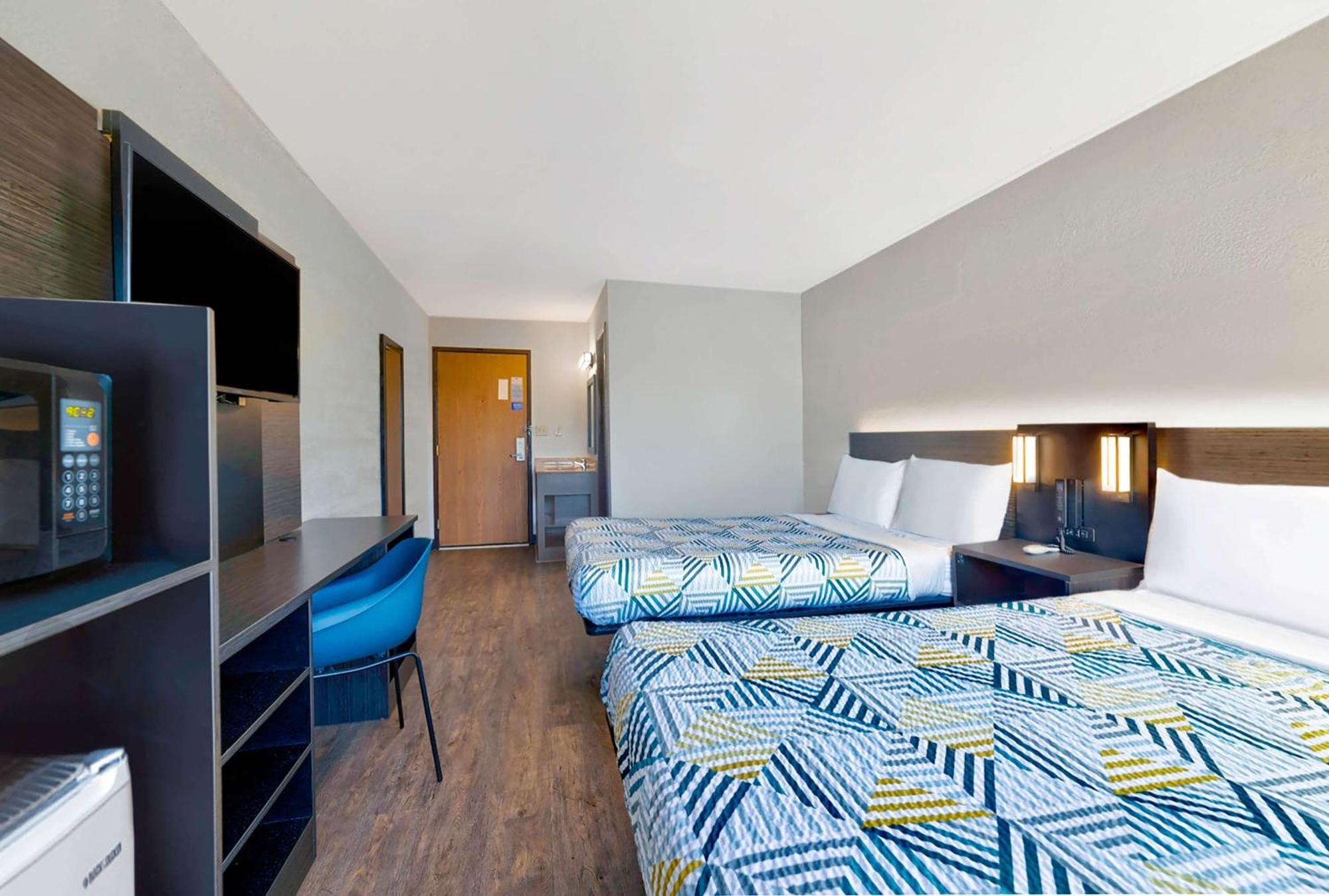 Deluxe Quadruple Room - Non-Smoking