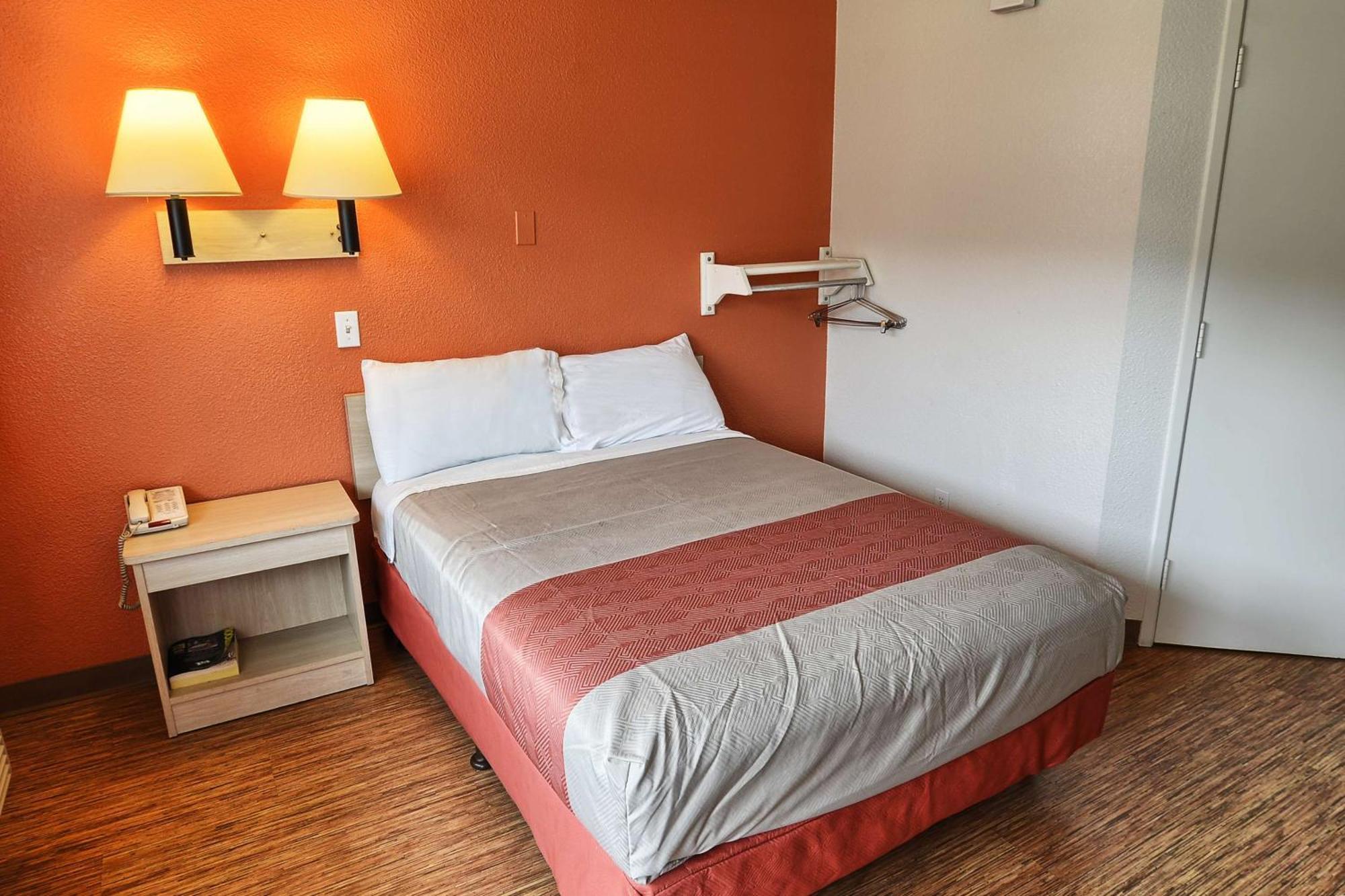 Double Room - Disability Access - Non-Smoking