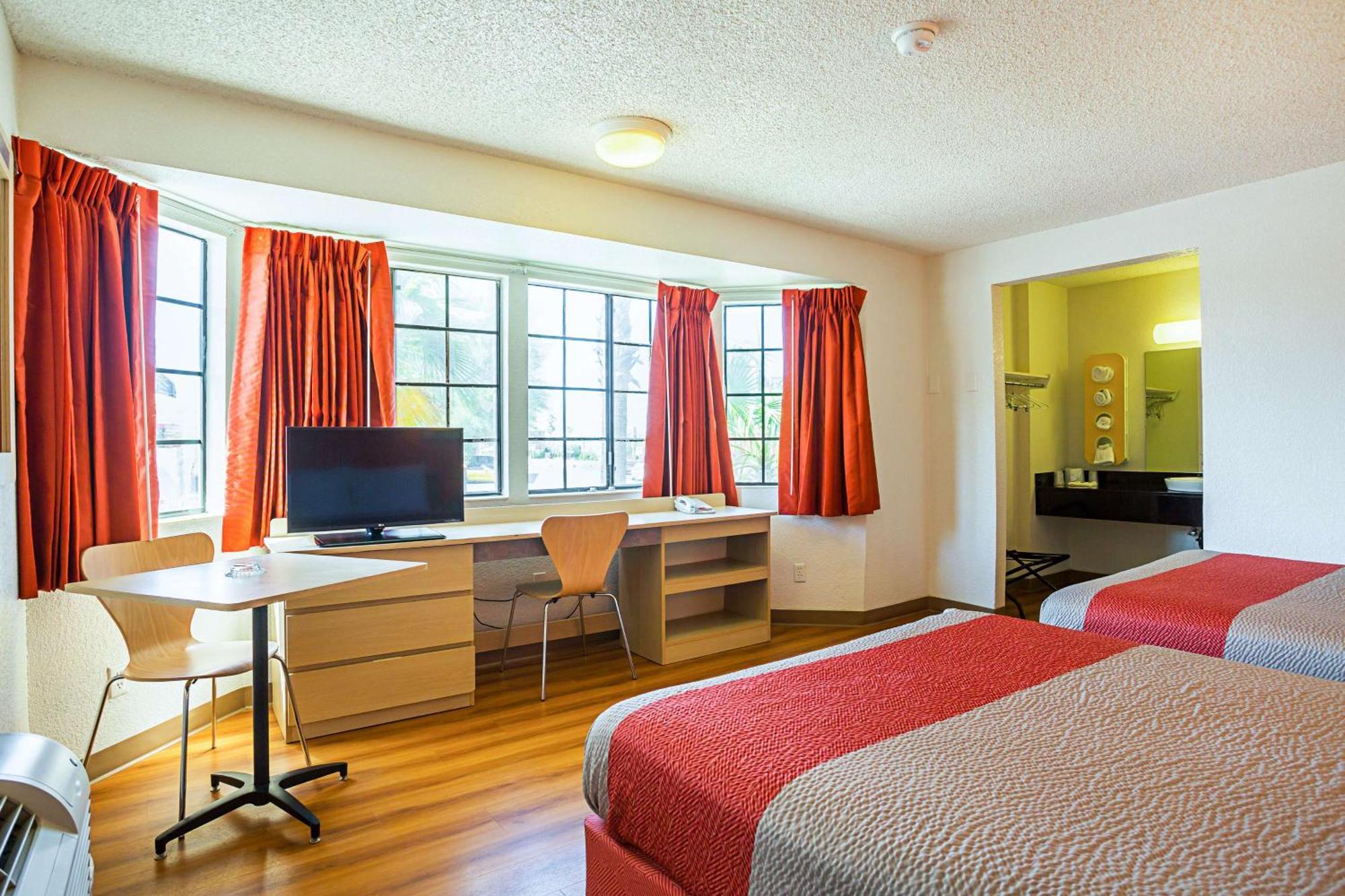 Queen Room Two Queen Beds