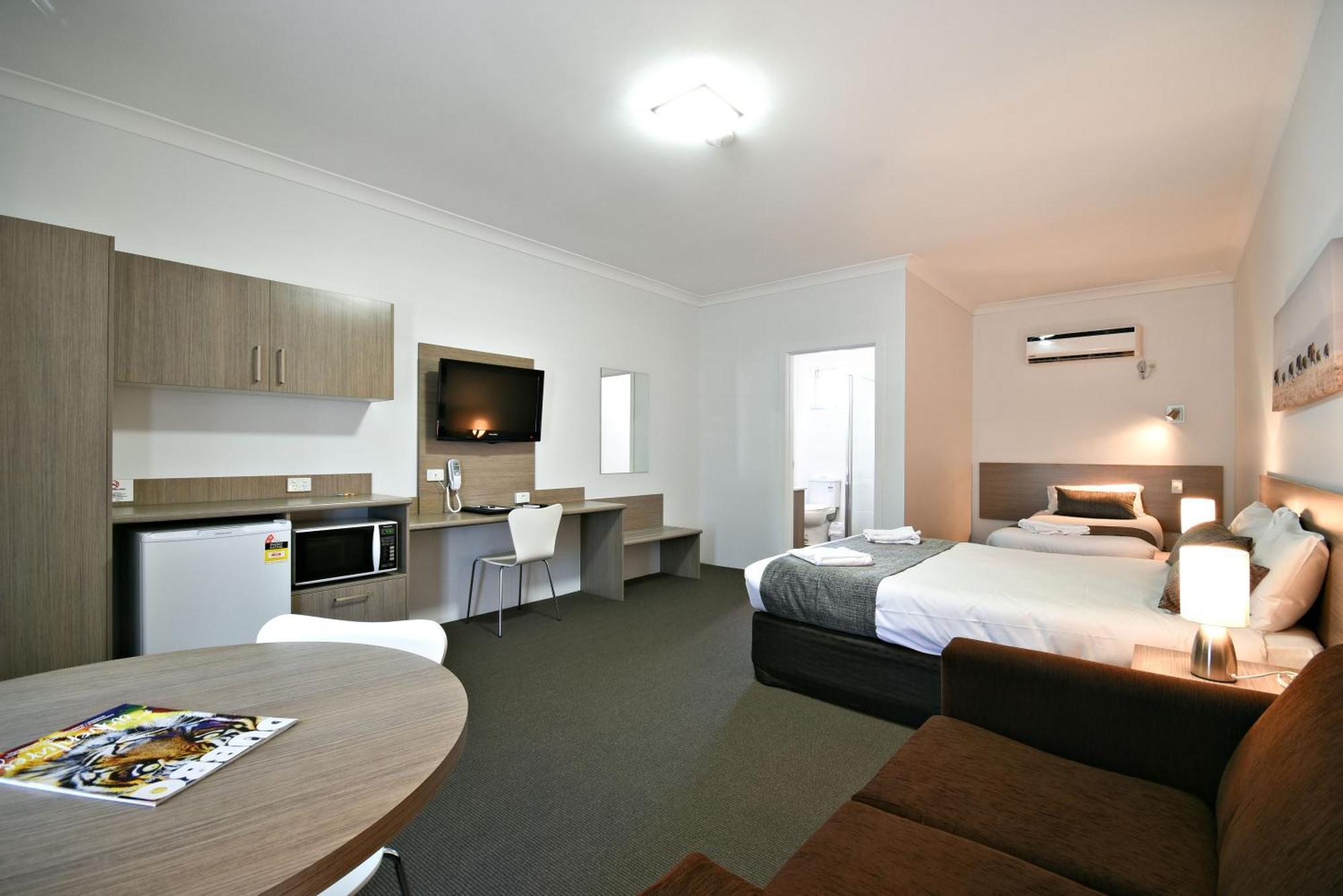 Executive Room,1214356486:JPEG